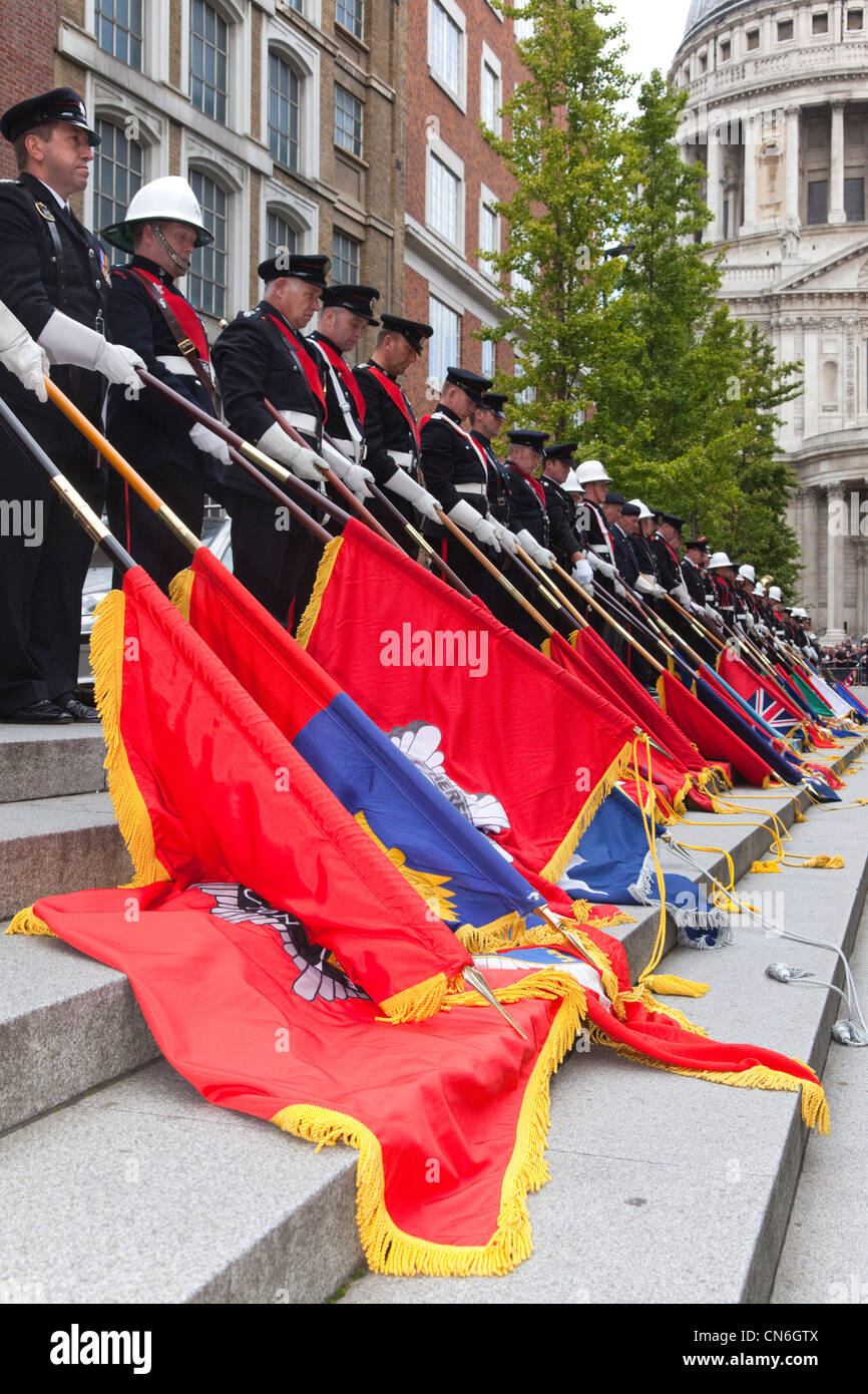Ghirlanda di cerimonia di posa che segna il decimo anniversario degli attacchi dell'11 settembre su New York Foto Stock
