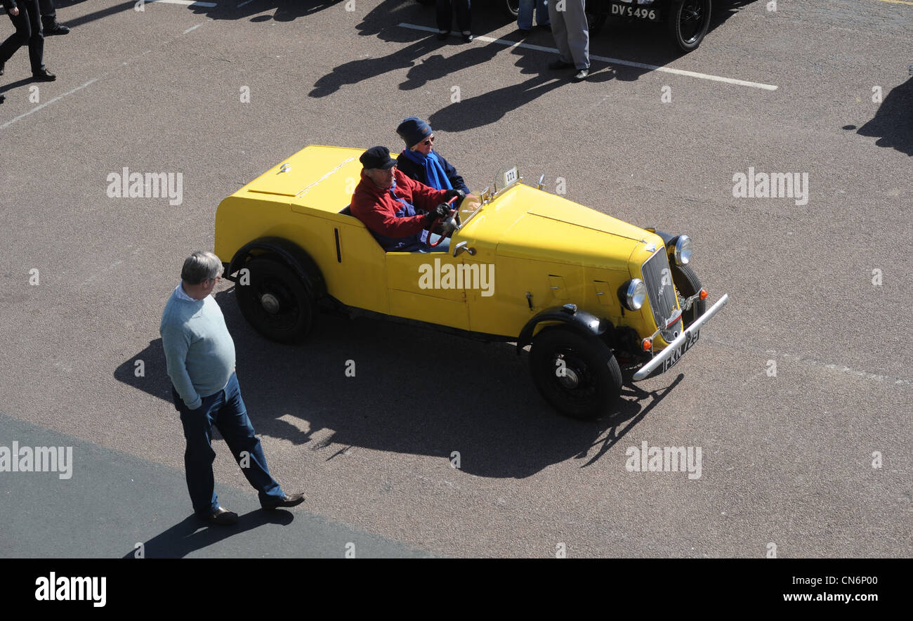 Austin auto sette eseguire sul lungomare di Brighton Foto Stock