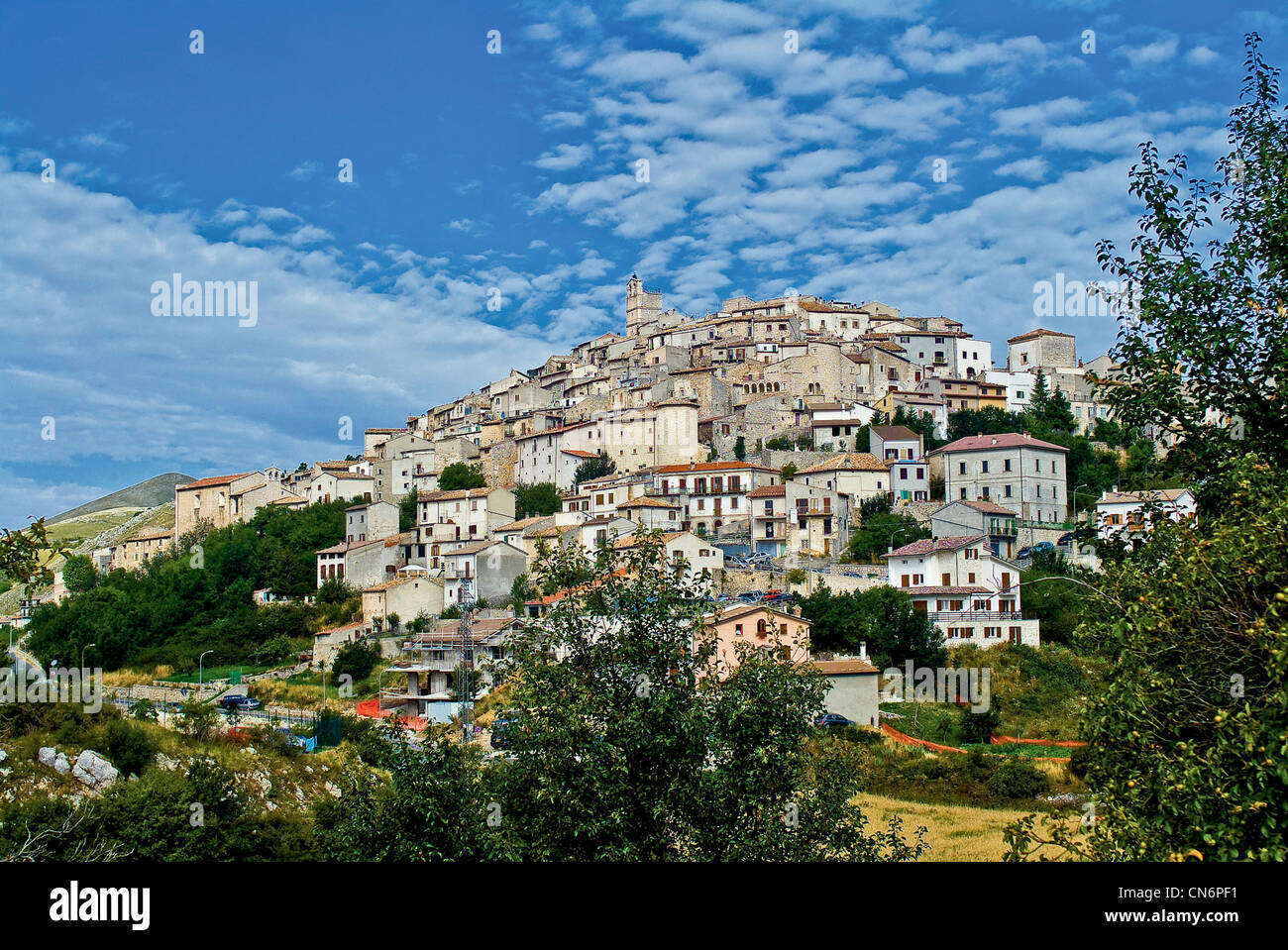Europa Italia Abruzzo Provincia di L'Aquila Gran Sasso Monti della Laga Park Castel del Monte view Foto Stock