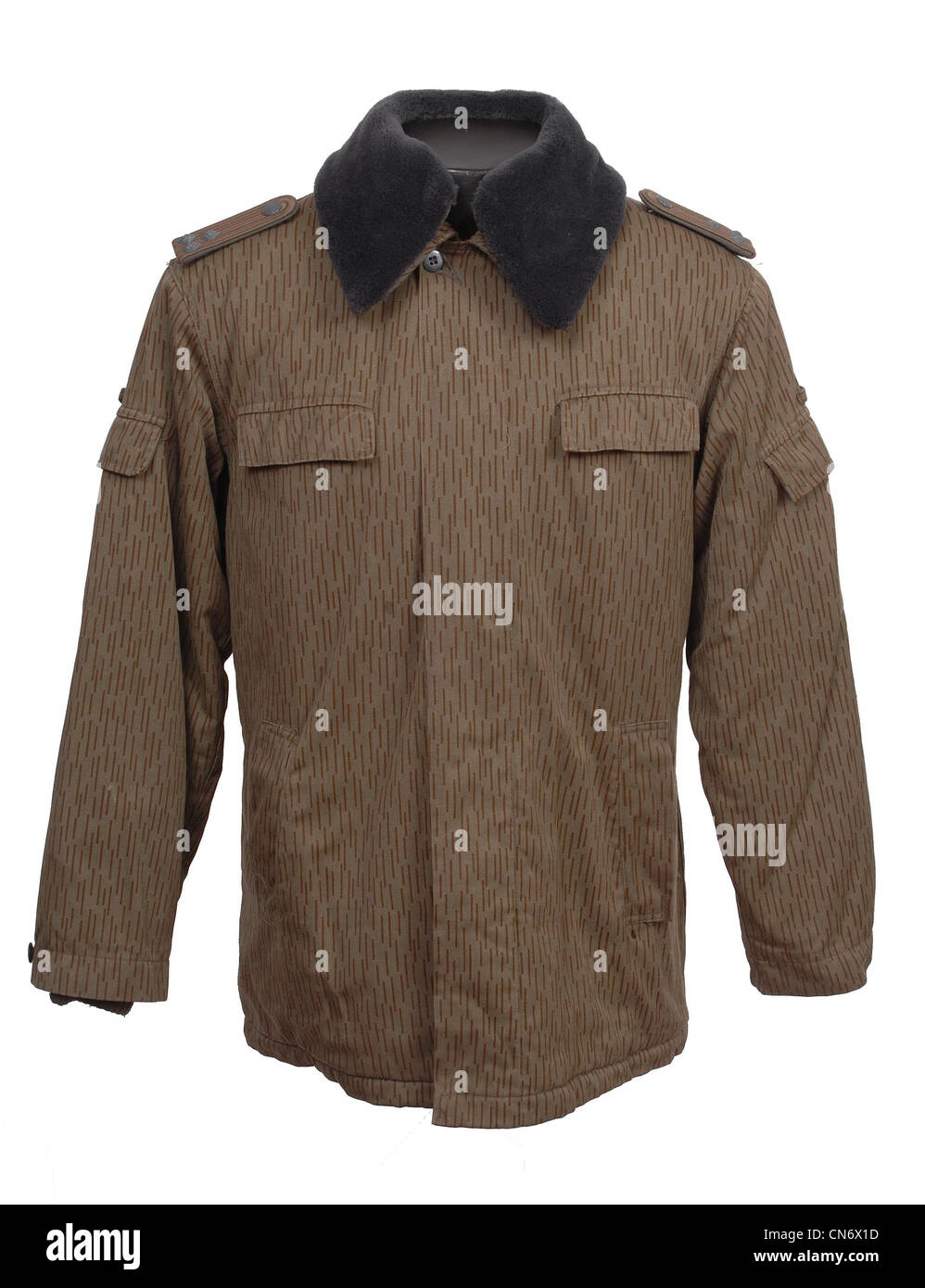 Abbigliamento camouflage come utilizzati dalle forze militari tedesco orientale camouflage giacca invernale Foto Stock
