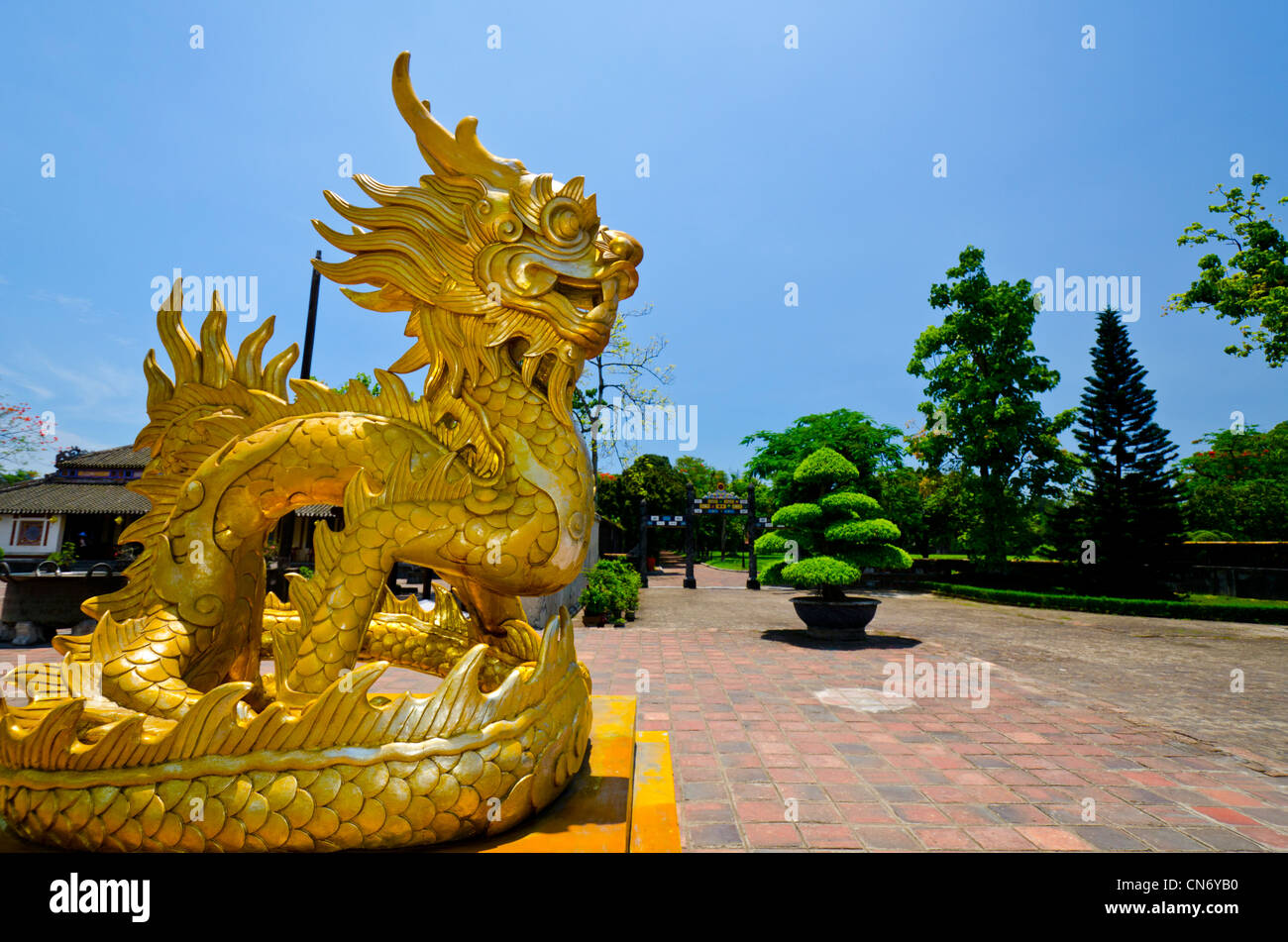 Decorazione ornamentale dentro la Città Purpurea Proibita, Sito Patrimonio Mondiale dell'UNESCO, tonalità, Vietnam Foto Stock