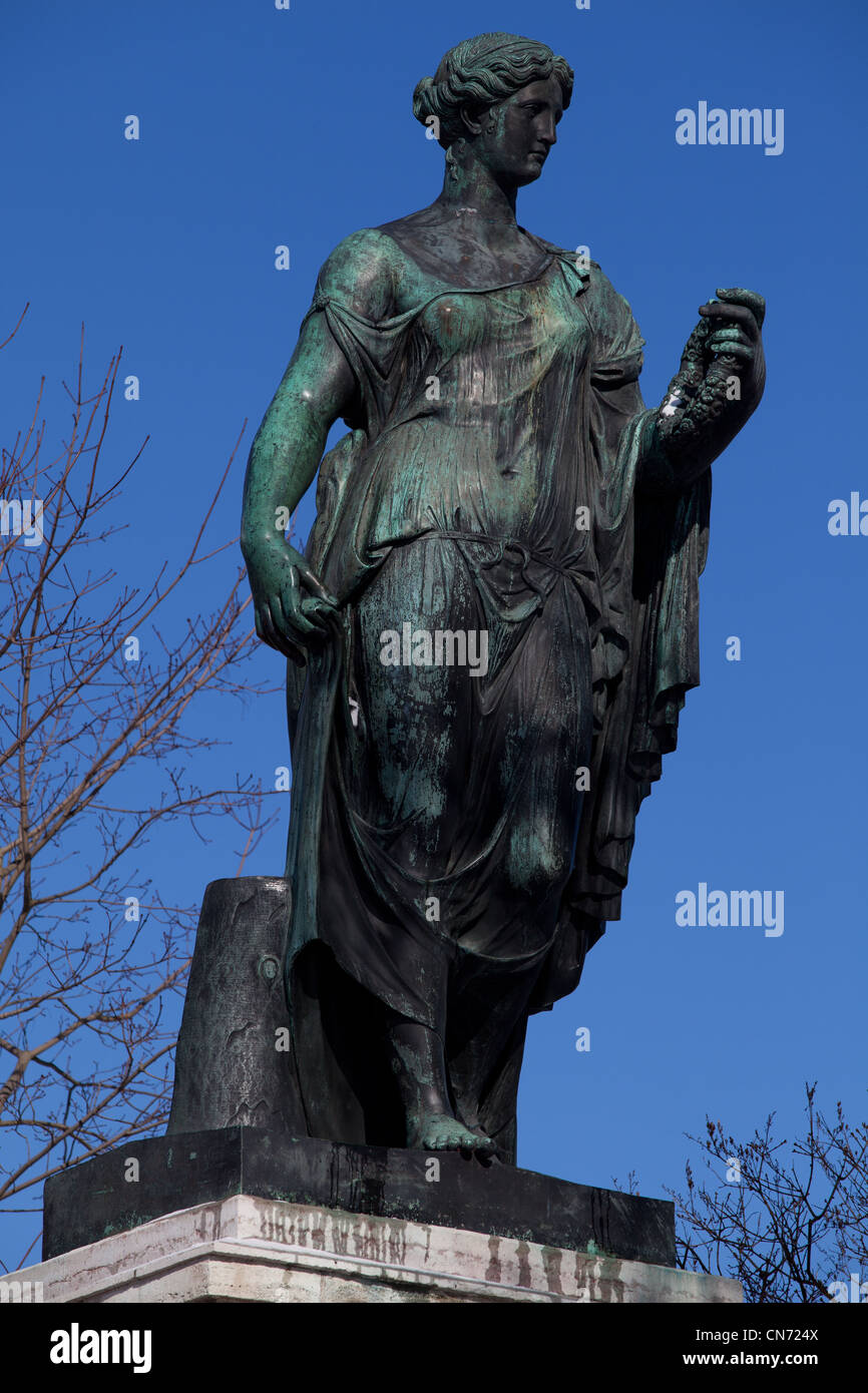 Statua colossale di Flora fusa in bronzo.Il Cameron Gallery. TSARSKOIE SELO, Pushkin, San Pietroburgo Foto Stock