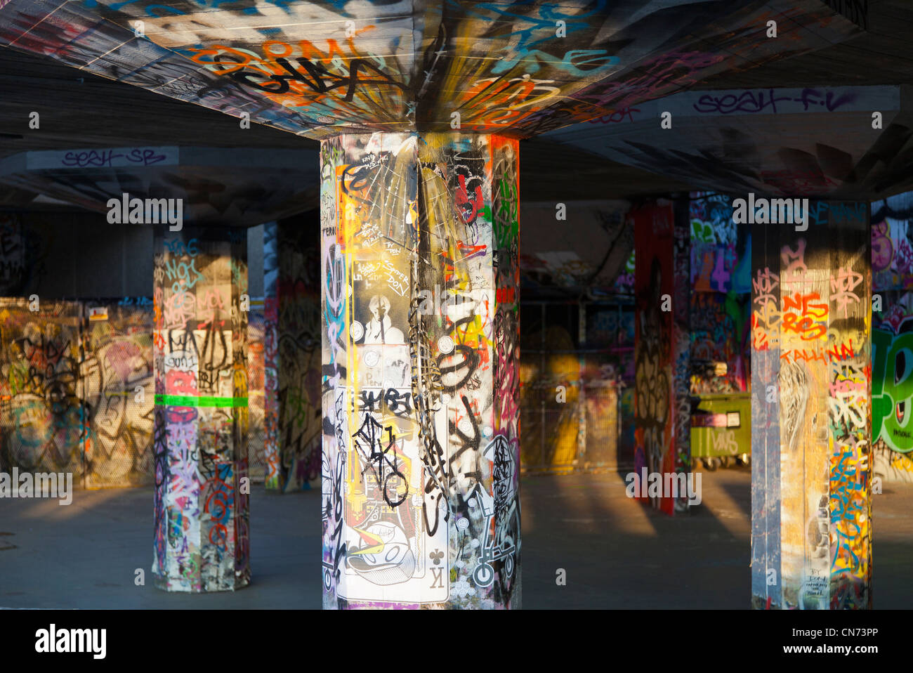 Graffiti jungle, South Bank di Londra Foto Stock