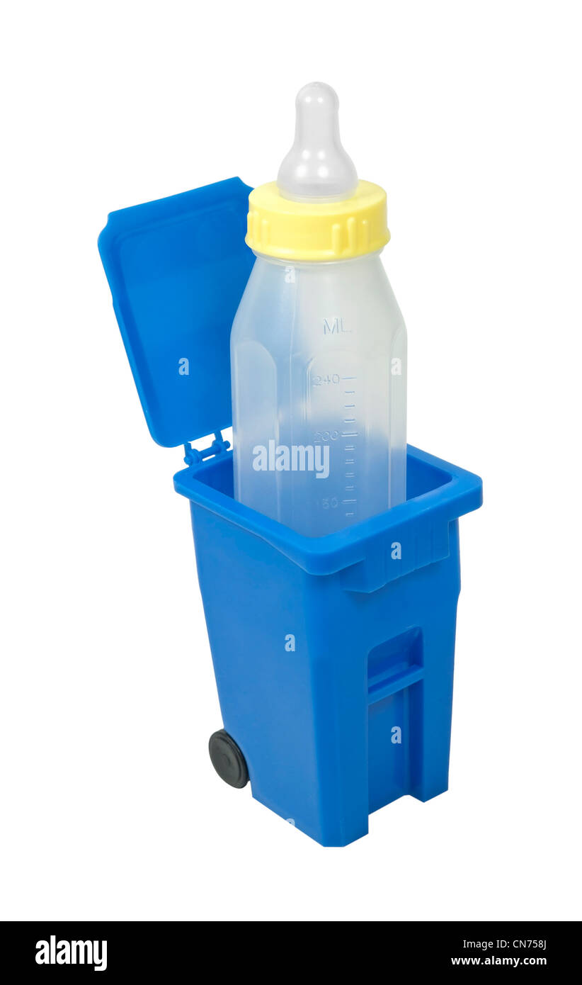 Blue il contenitore di riciclaggio con un biberon usato per tenere la formula - percorso incluso Foto Stock