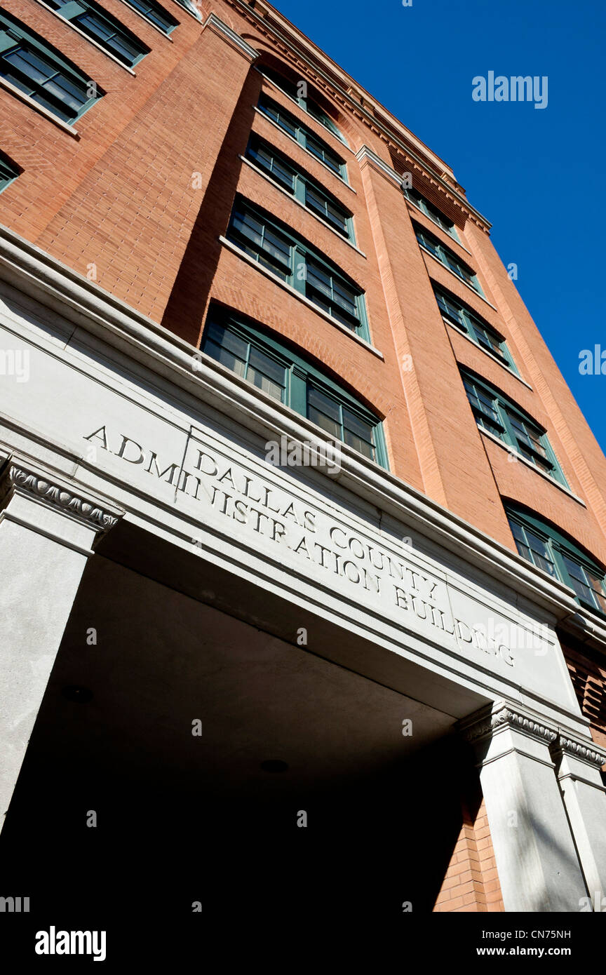Il Dallas County Administration Building, formalmente Texas School Book Depository Building in Dealey Plaza, Dallas, Texas. Foto Stock