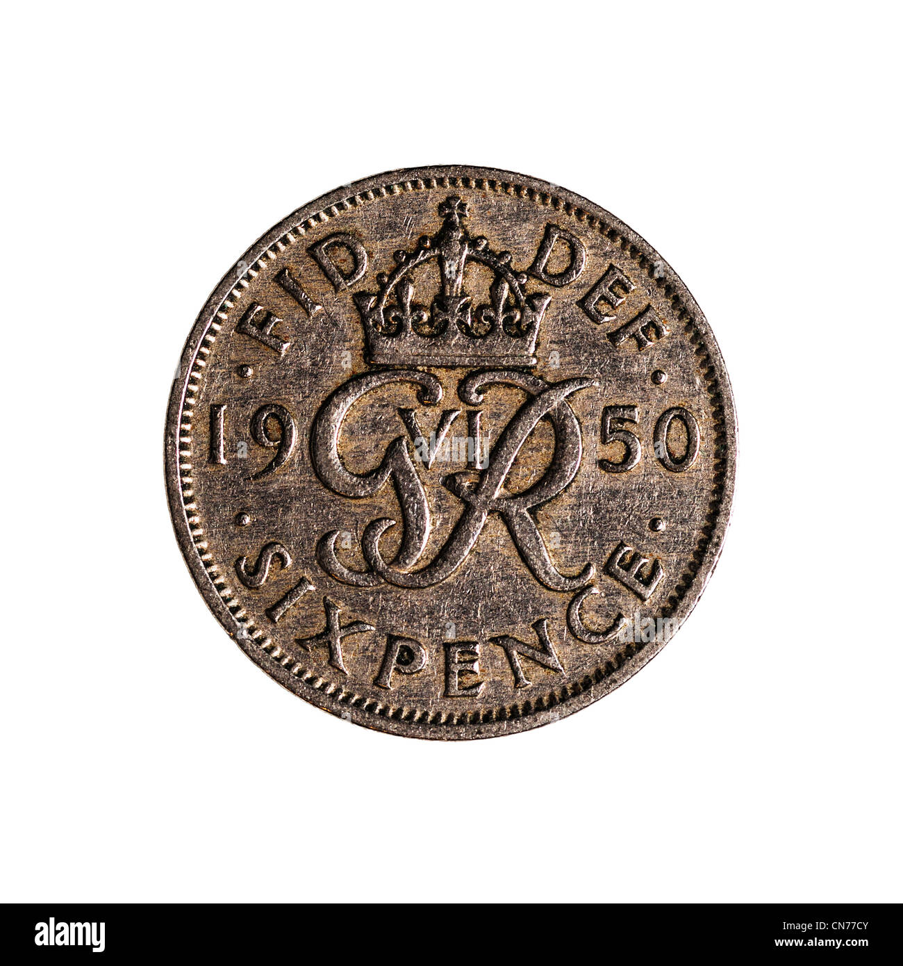 Un inglese pre sixpence decimale moneta datata 1950 su sfondo bianco Foto Stock