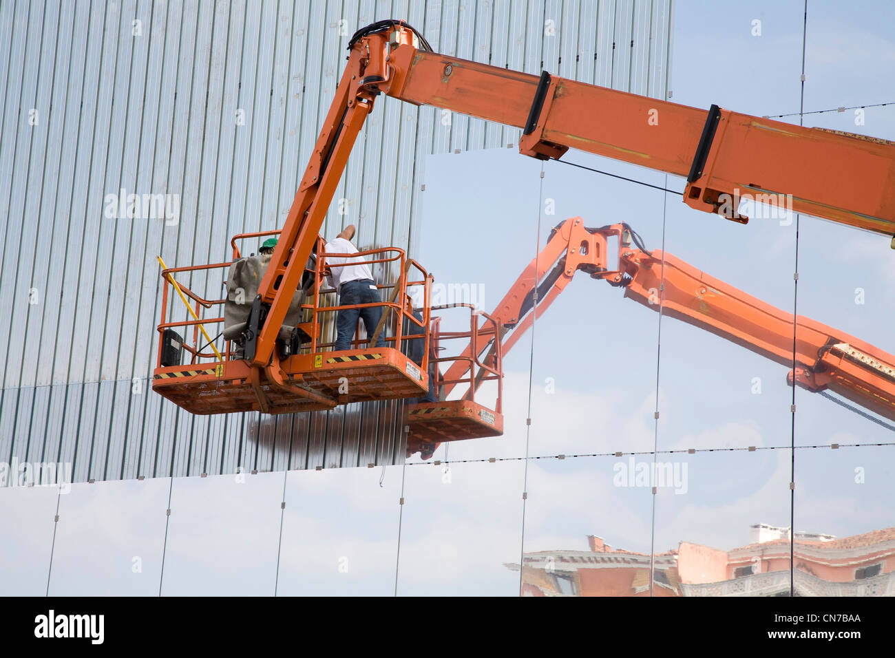 Ingegneri installazione ad alte prestazioni finestra commerciale vetro, Italia Foto Stock