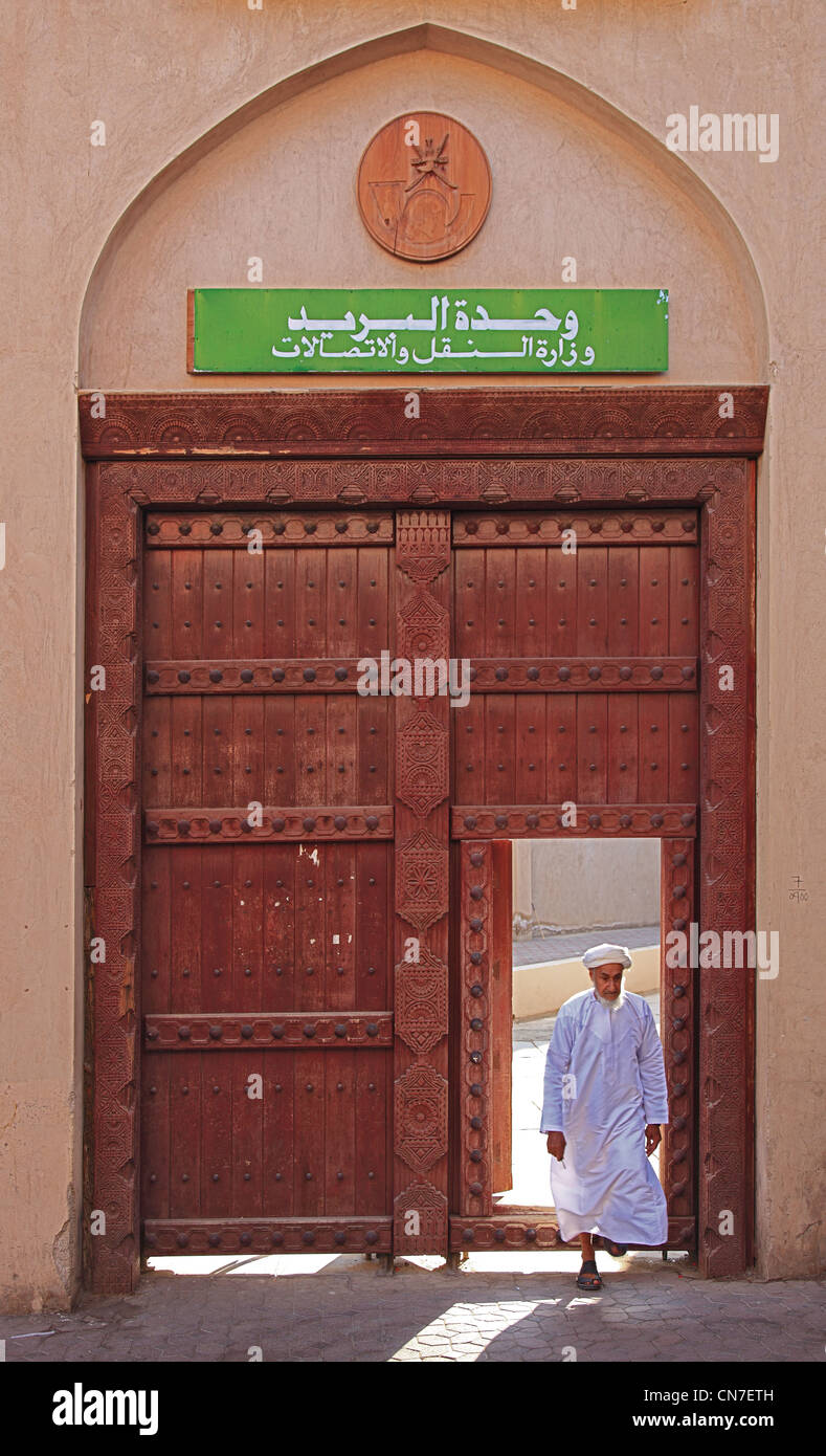 Altstadtszene in Nizwa, Nizwa ist das Zentrum des omanischen Kernlandes. Die Oasenstadt liegt am Südrand des Hadschar-Gebirges n Foto Stock