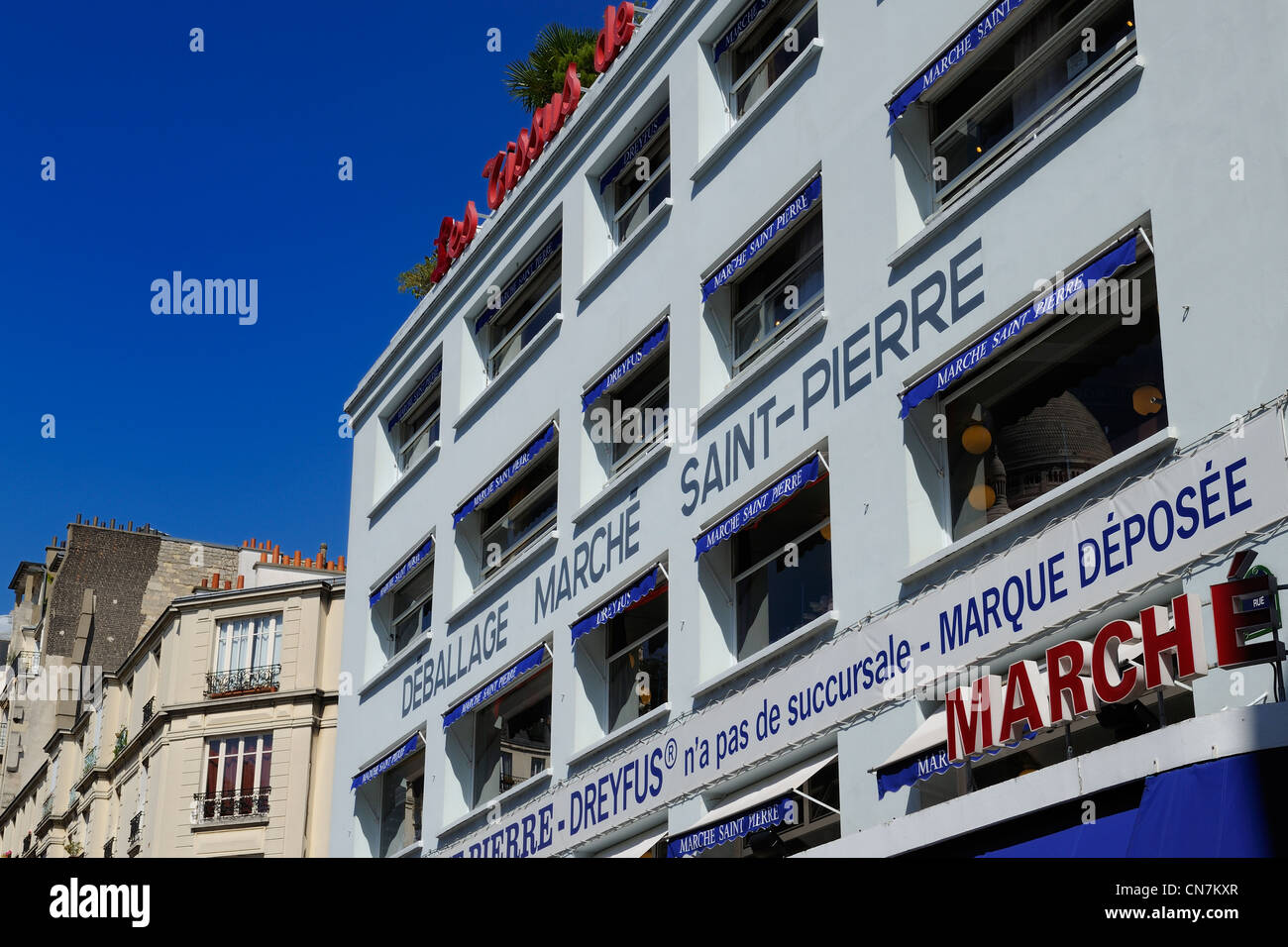 Francia, Parigi, quartiere di Montmartre, St Pierre market Foto Stock