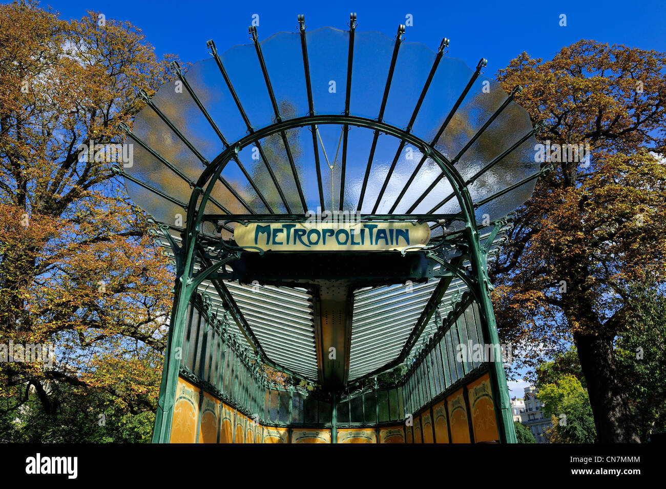 Francia, Parigi, Porte Dauphine stazione della metropolitana in stile Art Nouveau da Hector Guimard Foto Stock