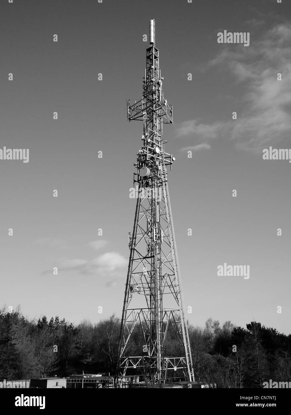 Montante di telecomunicazioni, Oldham, Lancashire, Inghilterra, Regno Unito. Foto Stock