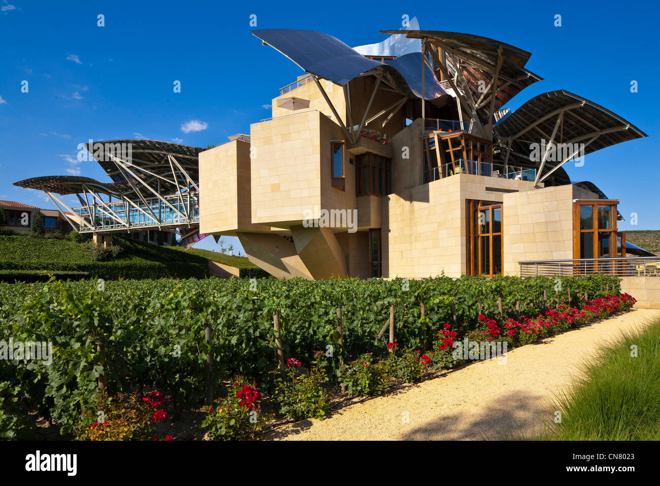 Spagna Paesi Baschi spagnoli, provincia di Alava, Rioja Alavesa, Elciego, Hotel Marques de Riscal progettato dall architetto Frank Owen Foto Stock