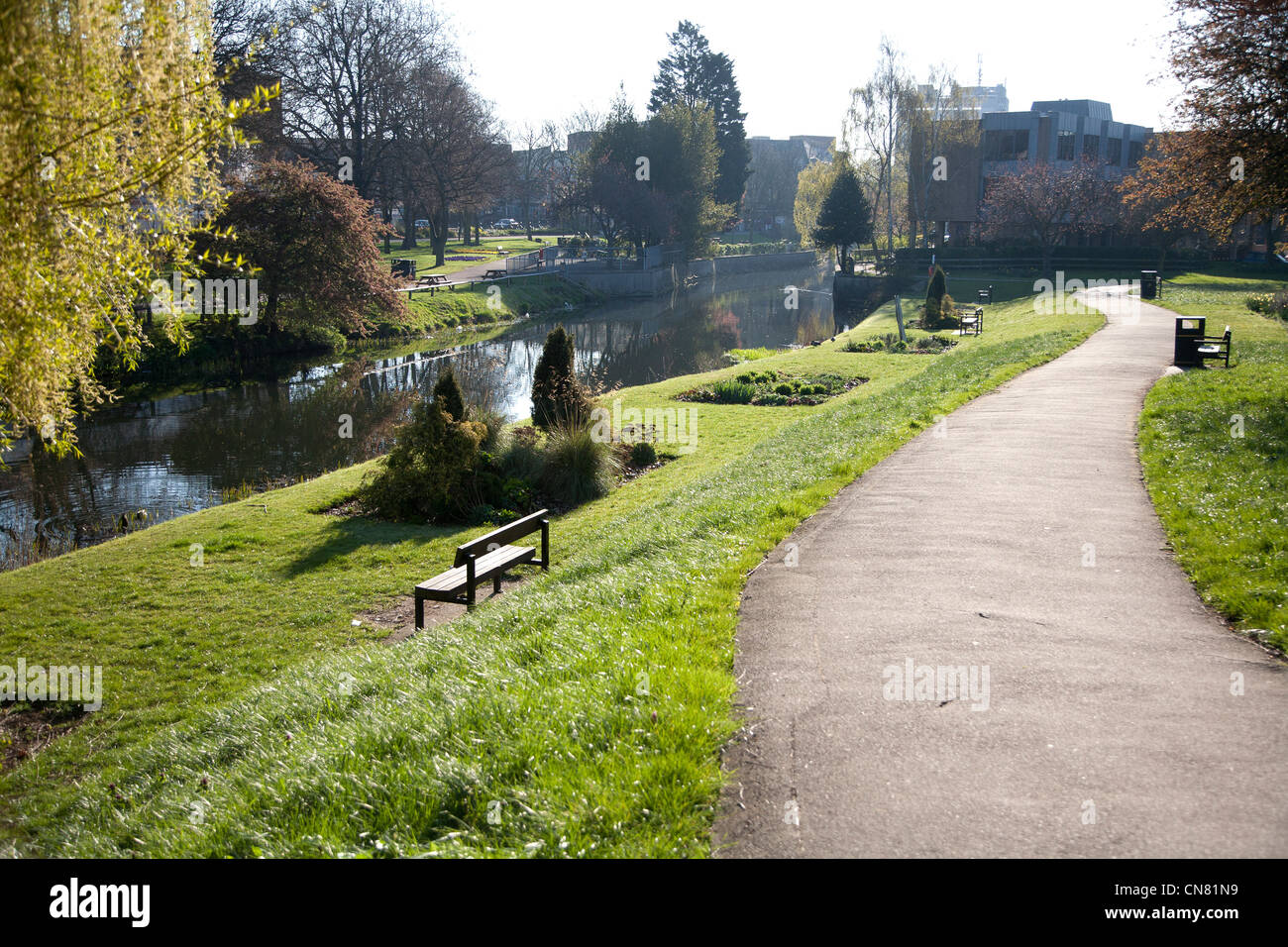 Chelmsford town center mostra river chelmer e bridge a distanza Foto Stock