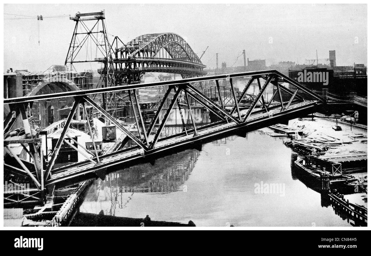 Pubblicato per la prima volta 1917 Ponte sul Fiume Cuyahoga Cleveland Ohio USA USA, America Foto Stock
