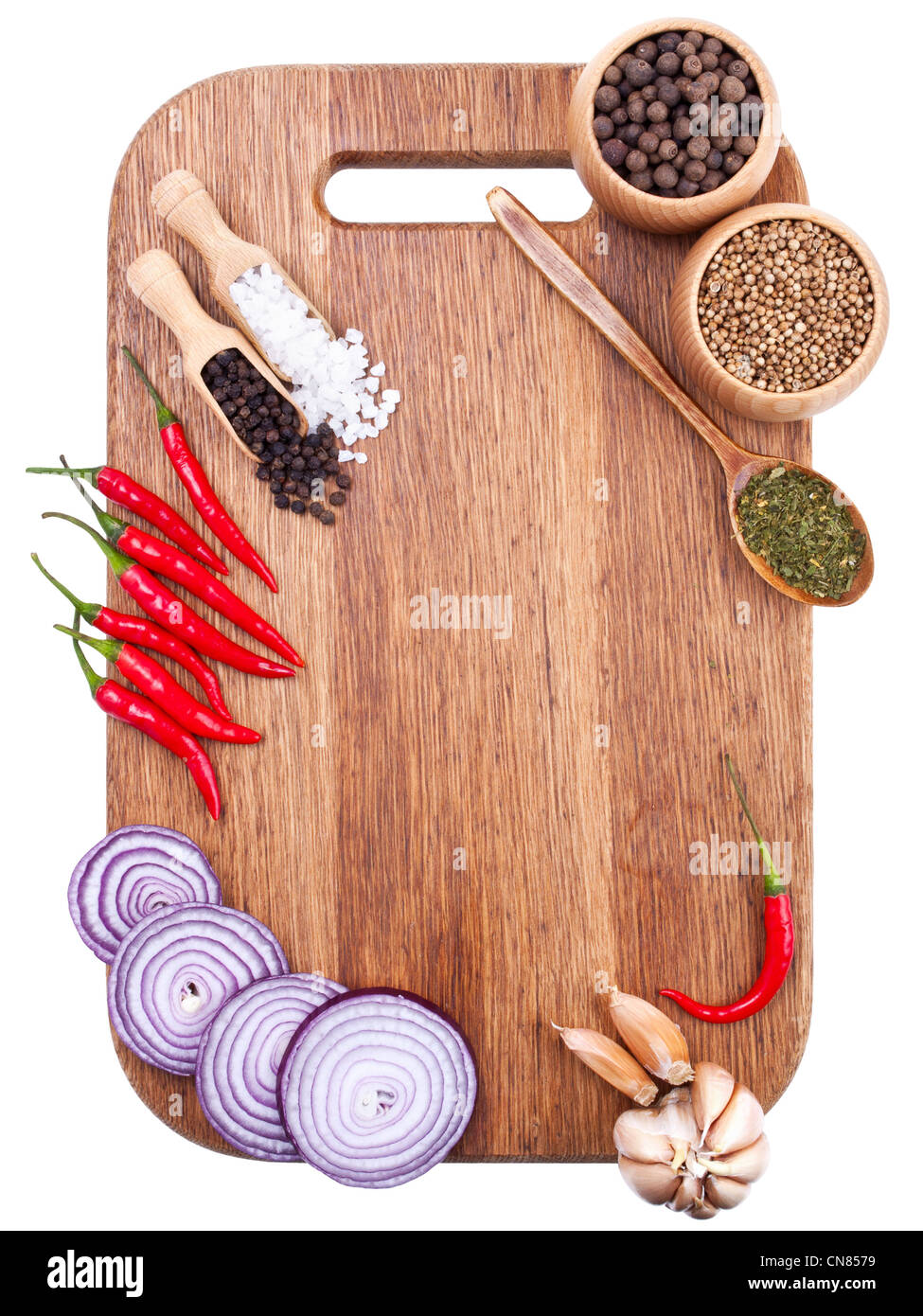 Sfondo culinario con verdure fresche sul bordo di taglio Foto Stock