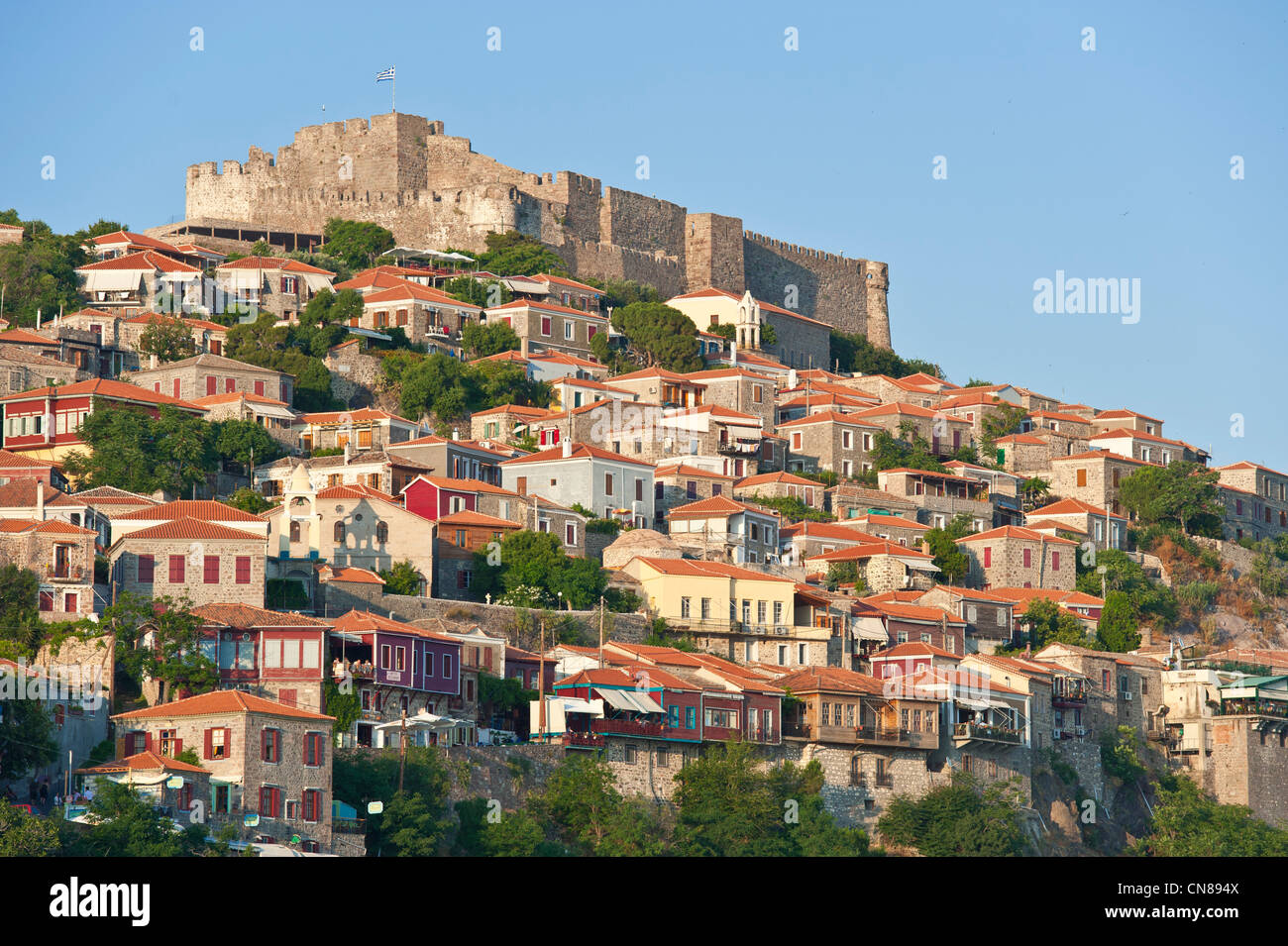 Grèce, nord est delle isole del Mar Egeo, Lesbo isola, Molivos (o) Mythimna, turistico e centro artistico, il XIV secolo Genovesi Foto Stock