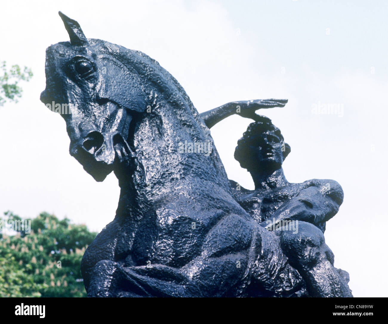 Di vita e di energia di scultura, i giardini di Kensington Londra Inghilterra cavaliere a cavallo cavalli sculture Foto Stock