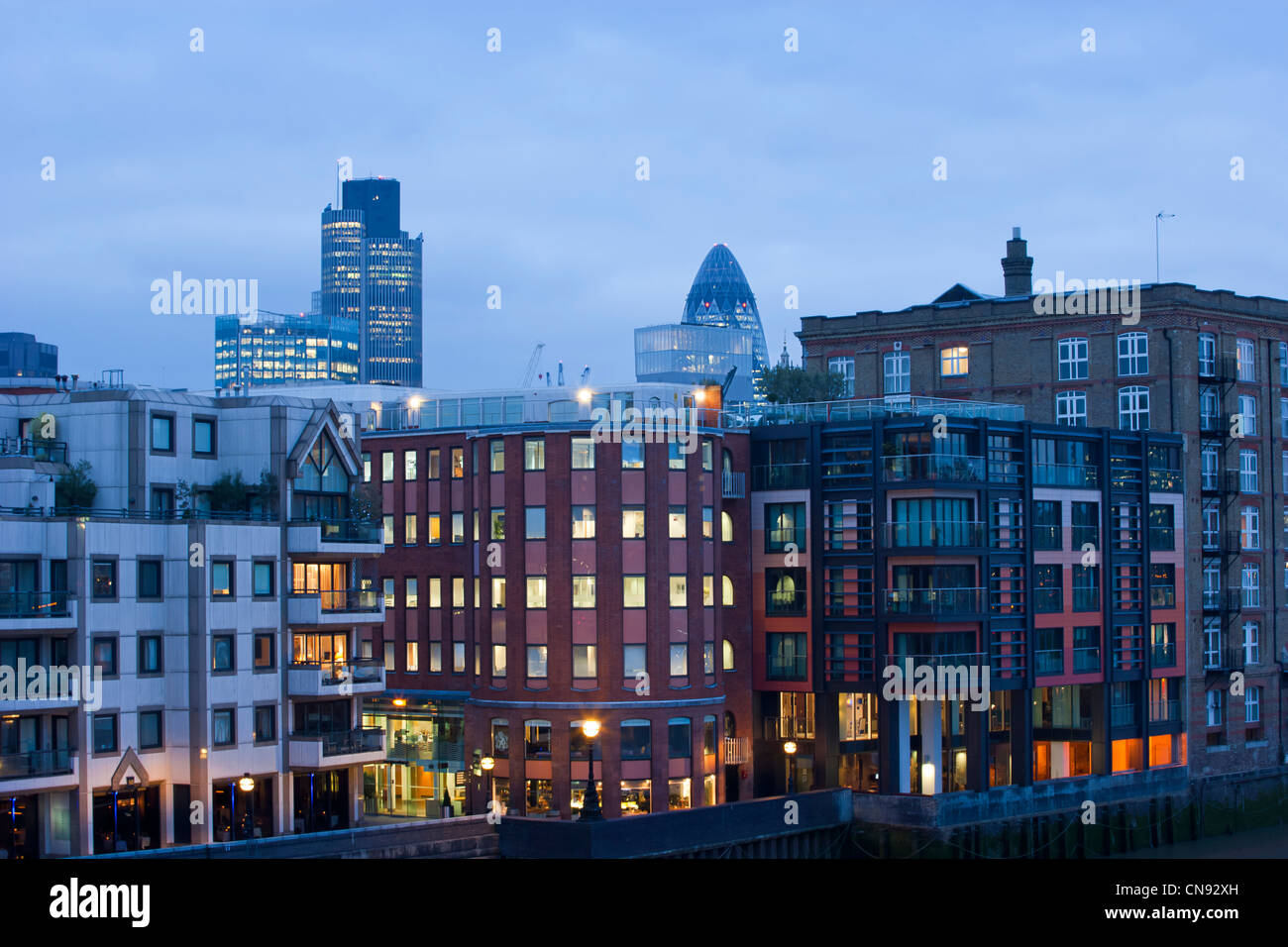 Architettura moderna dal fiume Thames, London Foto Stock