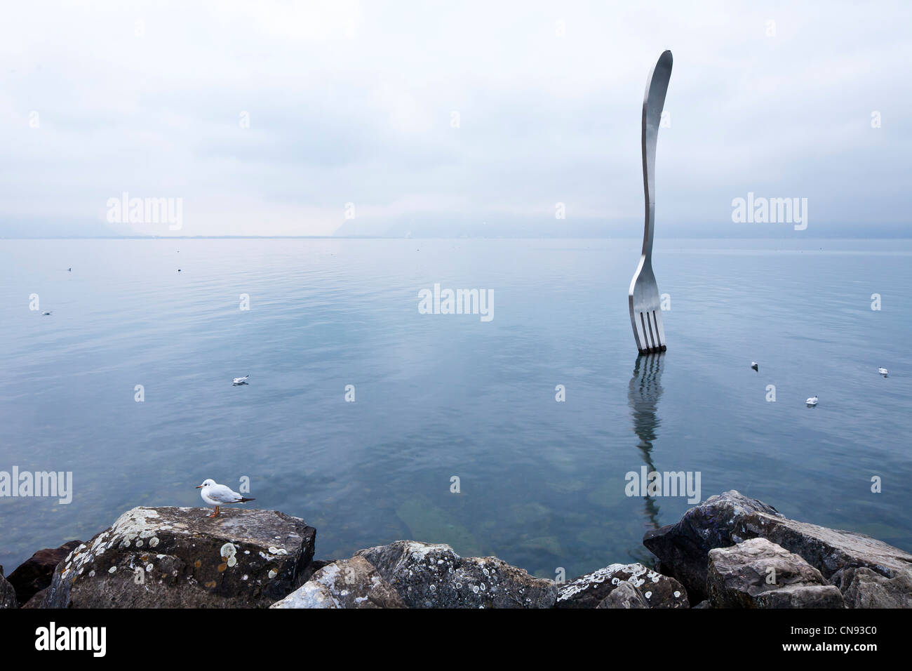 La Svizzera, sul Lago di Ginevra, nel Cantone di Vaud, Vevey, scultura in acciaio inox progettato da Neufchatel plasticienne Jean Pierre Zaugg per il 10 Foto Stock