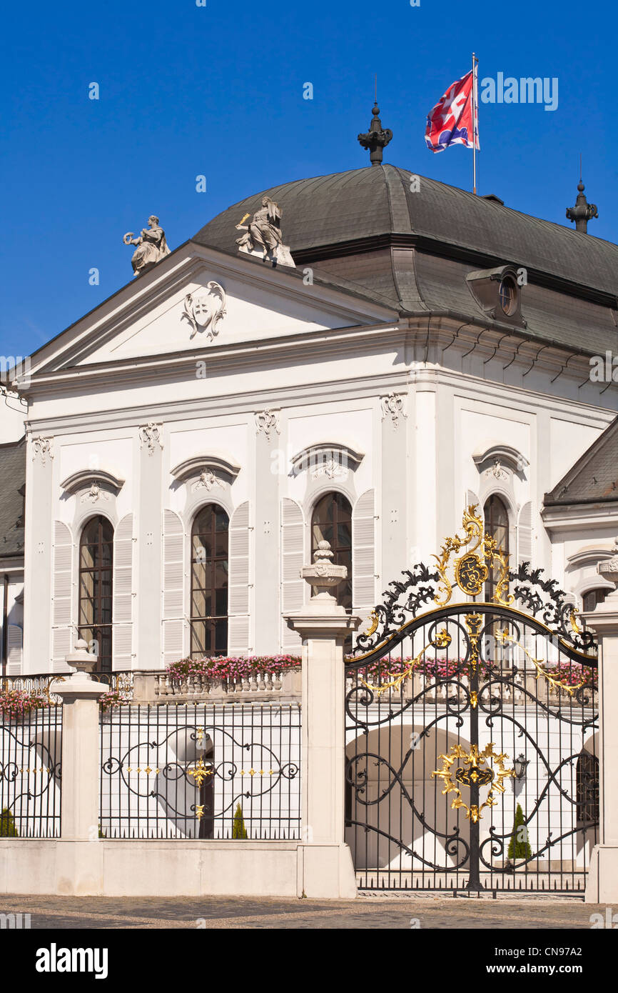 La Slovacchia, Bratislava, Hodzovo square, Grassalkovich Palace, costruito nel 1760 dall'architetto Andreas Mayerhoffer per il Conte Anton Foto Stock