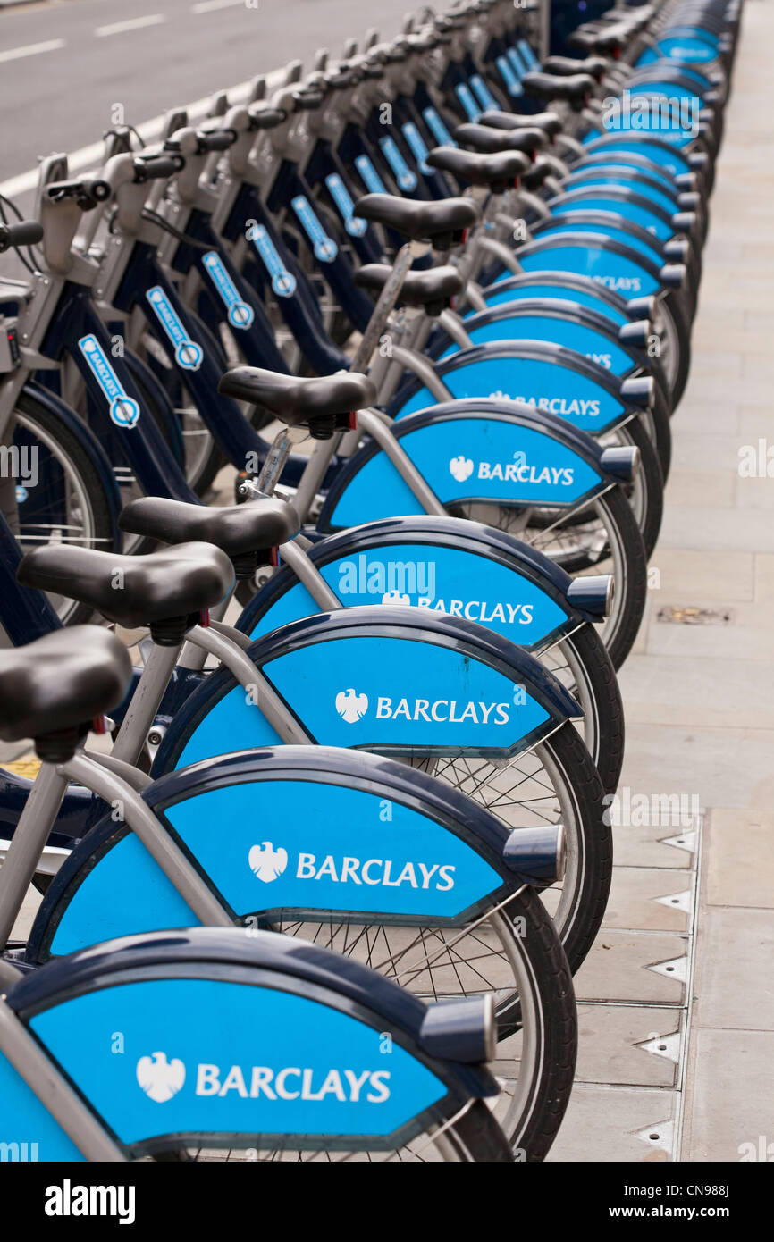 Regno Unito, Londra, Città, Barclays Cycle Hire, un noleggio di biciclette sistema istituito nel 2010 Foto Stock