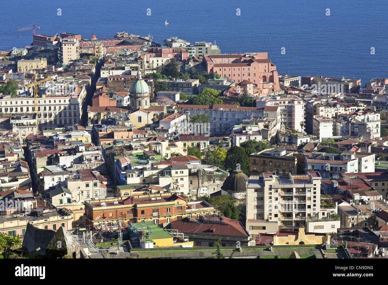 L'Italia, Campania, Napoli, centro storico, classificato come patrimonio mondiale dall UNESCO, vista dalla Certosa di San Martino con la Foto Stock