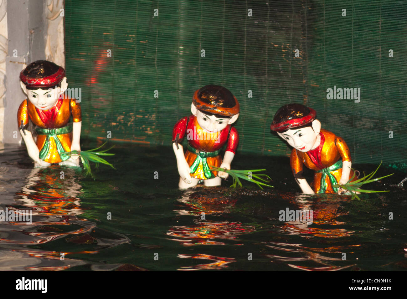 Acqua di burattini, Thang Long acqua Puppet Theatre, Hanoi, Vietnam Foto Stock