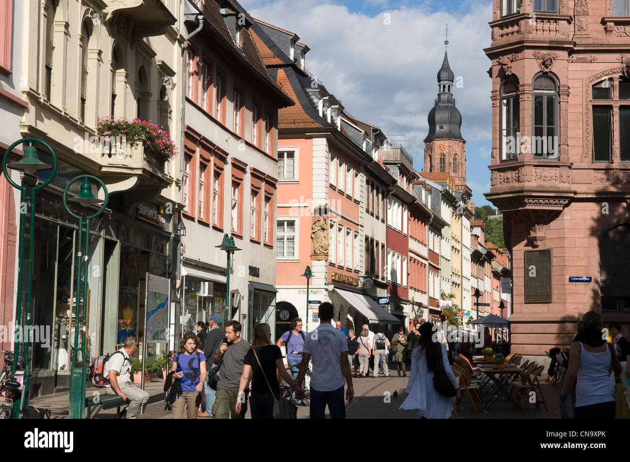 Germania, Bade Wurtemberg, Heidelberg, Main Street, Hauptstrasse e chiesa di St Esprit Foto Stock