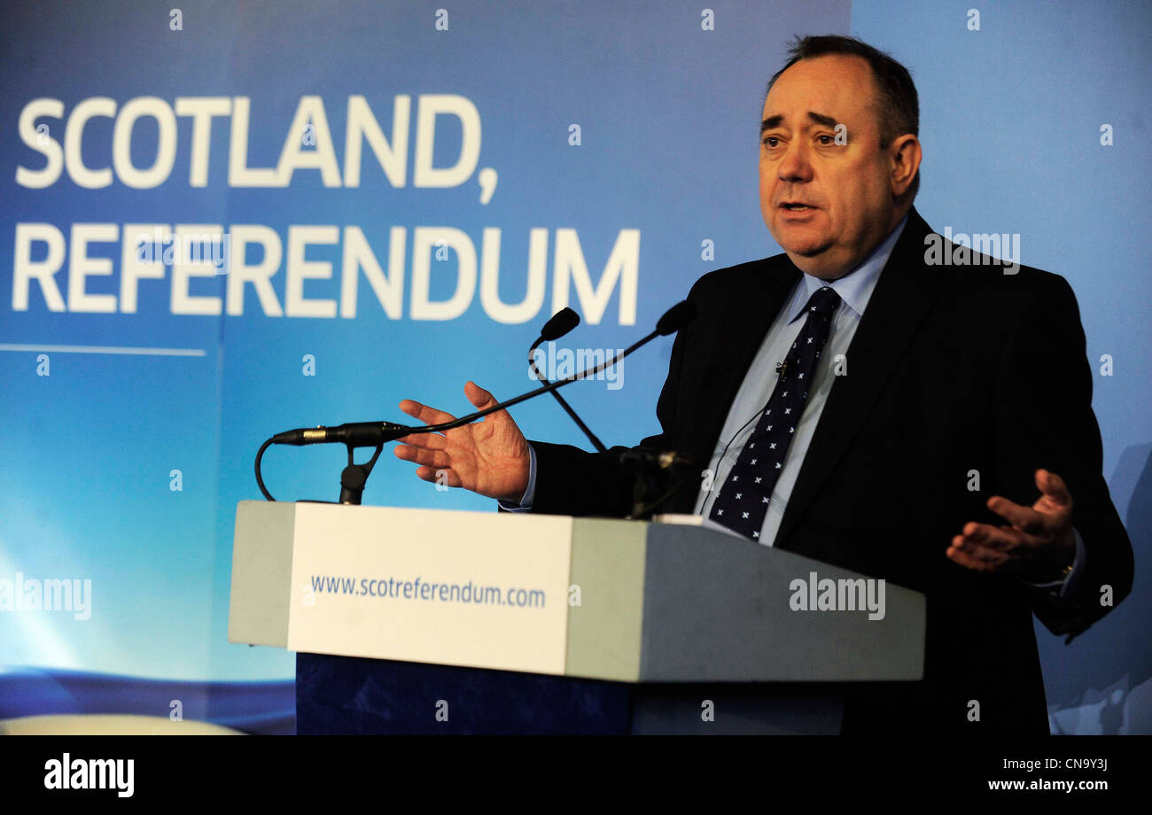 Scottish Primo Ministro Alex Salmond lancia i SNP piani per un referendum sull indipendenza scozzese al Castello di Edimburgo. Foto Stock