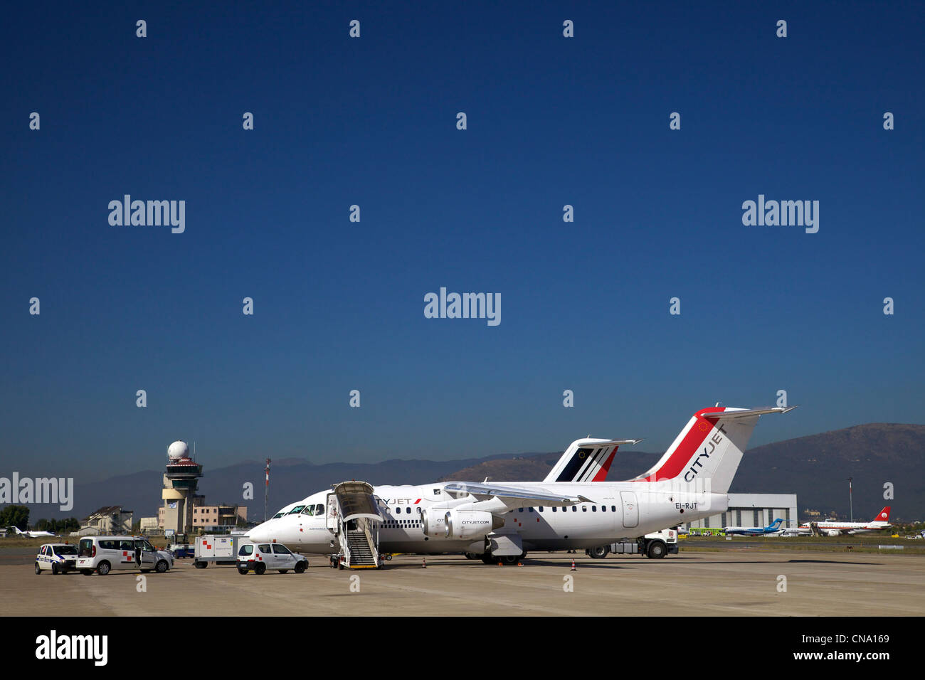 Cityjet aeromobili su stand presso l'aeroporto di Firenze, Toscana, Italia, Europa Foto Stock