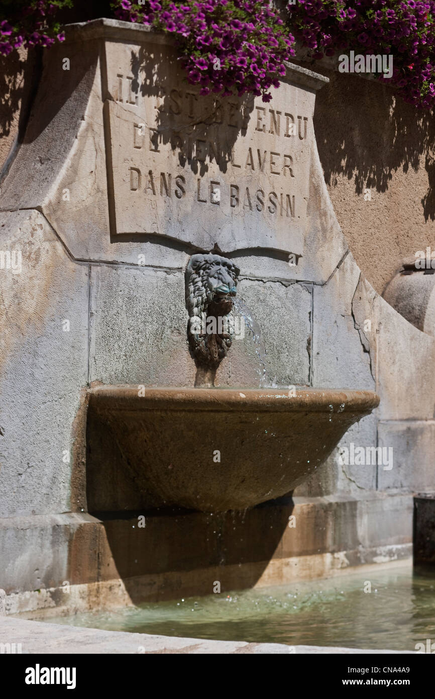 Francia, Lot, Cahors, vecchia fontana, rue de la Barre Foto Stock