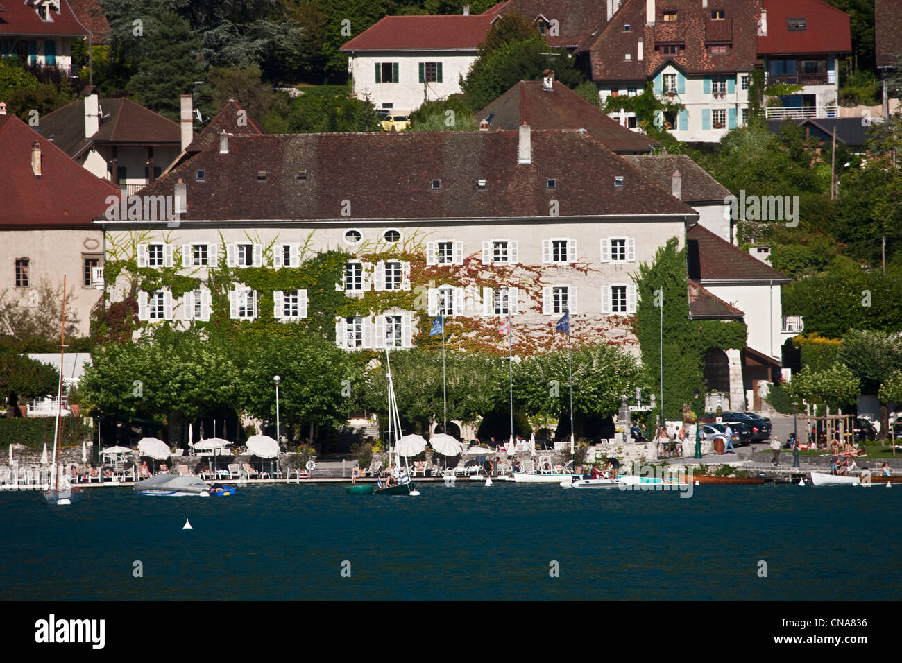 Francia, Haute Savoie, Talloires, l'Abbey Hotel e ristorante Foto Stock