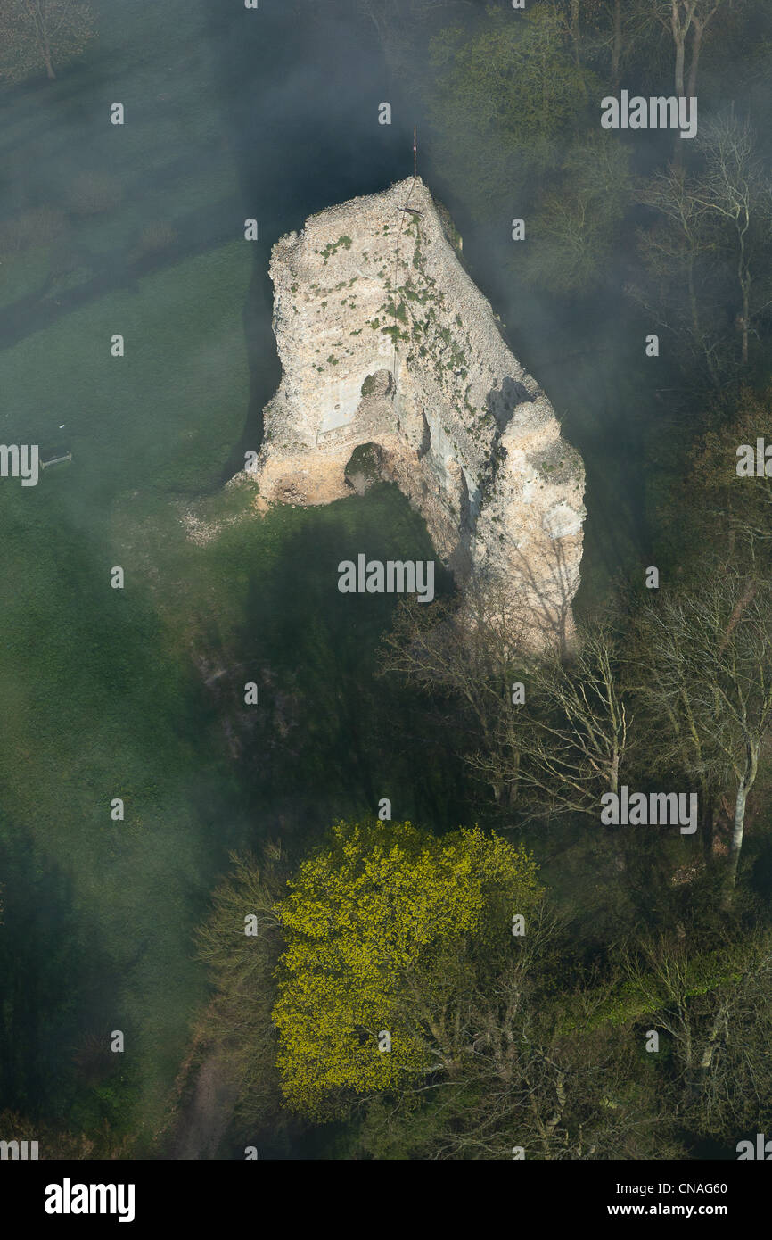 Francia, Eure, Brionne, torre quadrata del XI secolo (vista aerea) Foto Stock