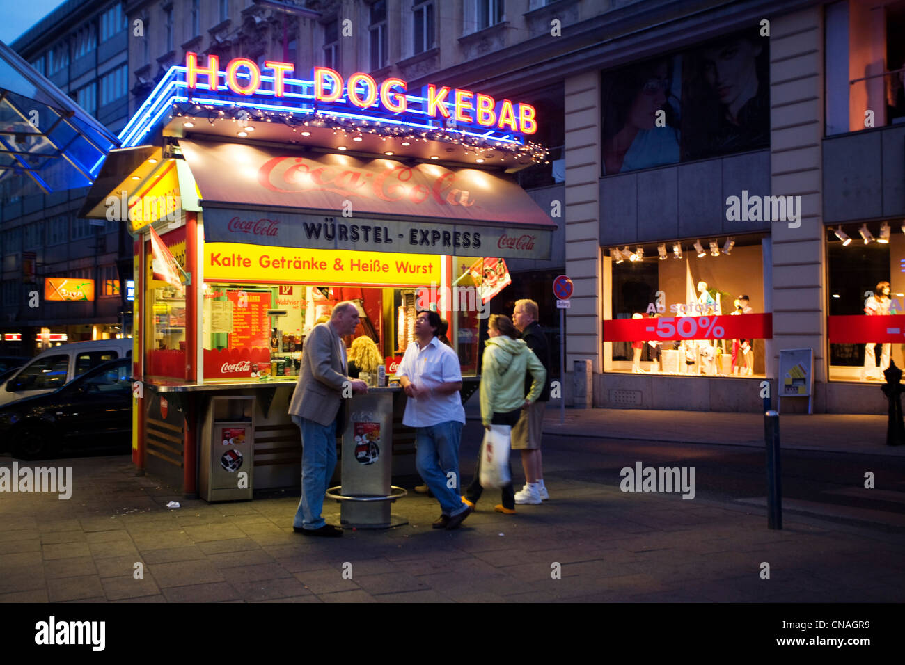 Austria, Vienna, salsiccia venditore Foto Stock