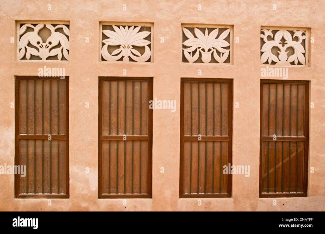 Islamico disegni di fiori alla ex casa dello Sceicco Saeed Al Makhtoum, Torrente di Dubai Emirati Arabi Uniti Foto Stock