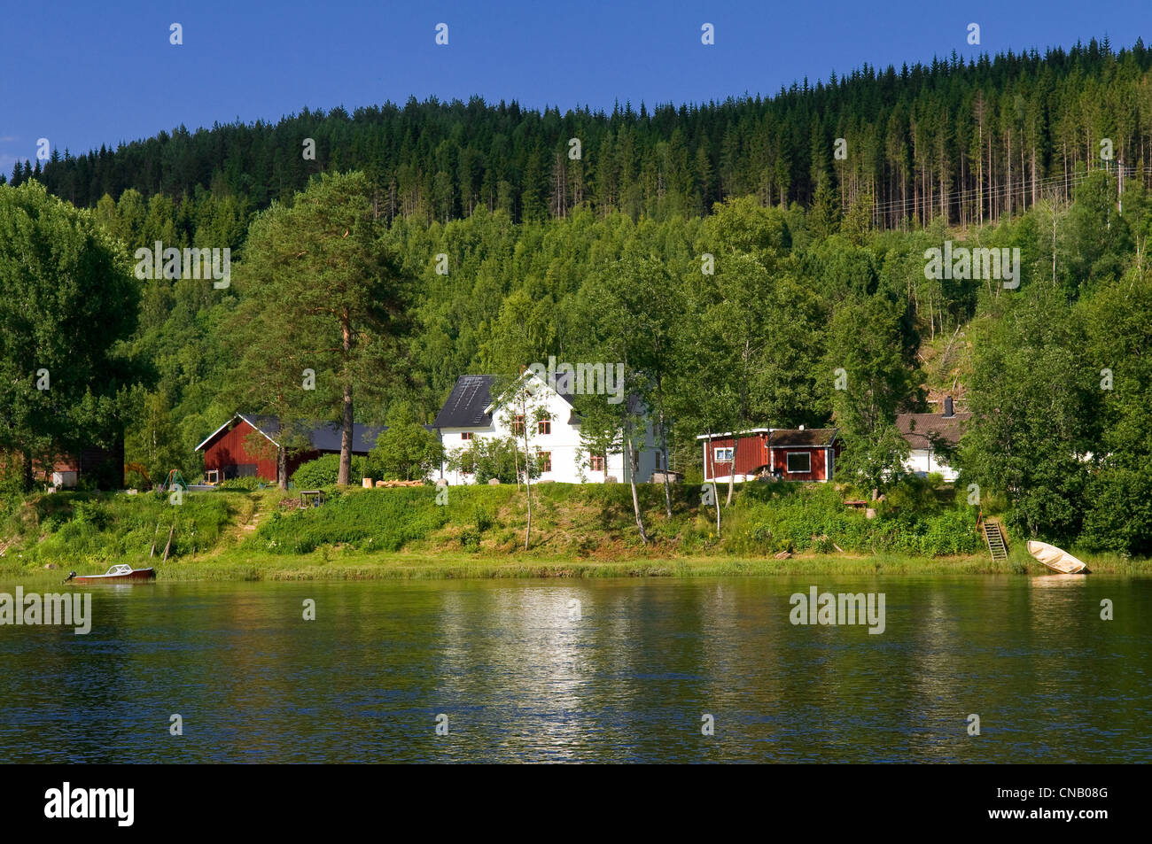 La Svezia, zona centrale, Varmland County, zattera di legno barca sul fiume Klaralven tra il villaggio di Stollet e Foto Stock