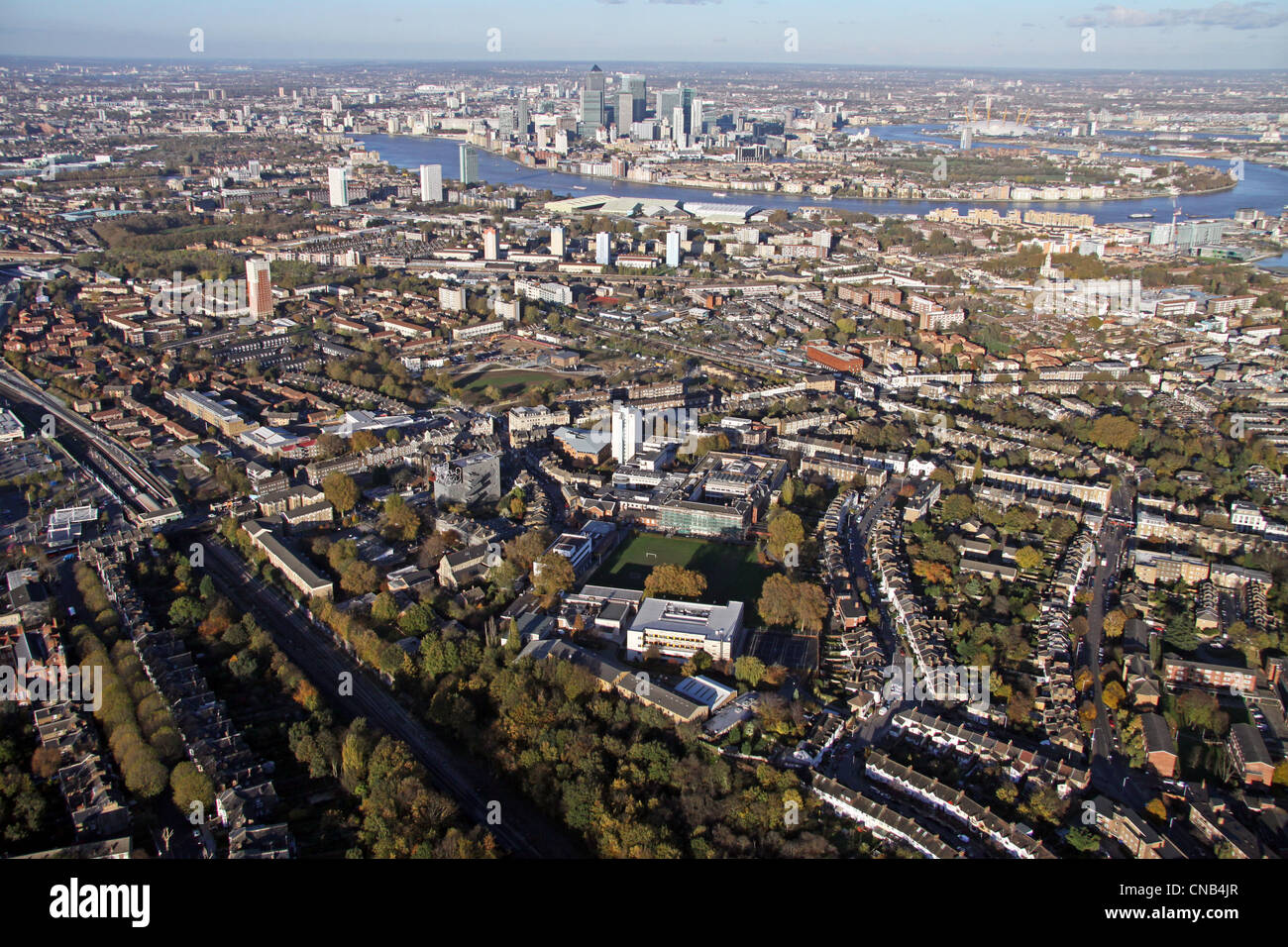 Vista aerea del Goldsmiths College di Londra con l'Isle of Dogs in background Foto Stock