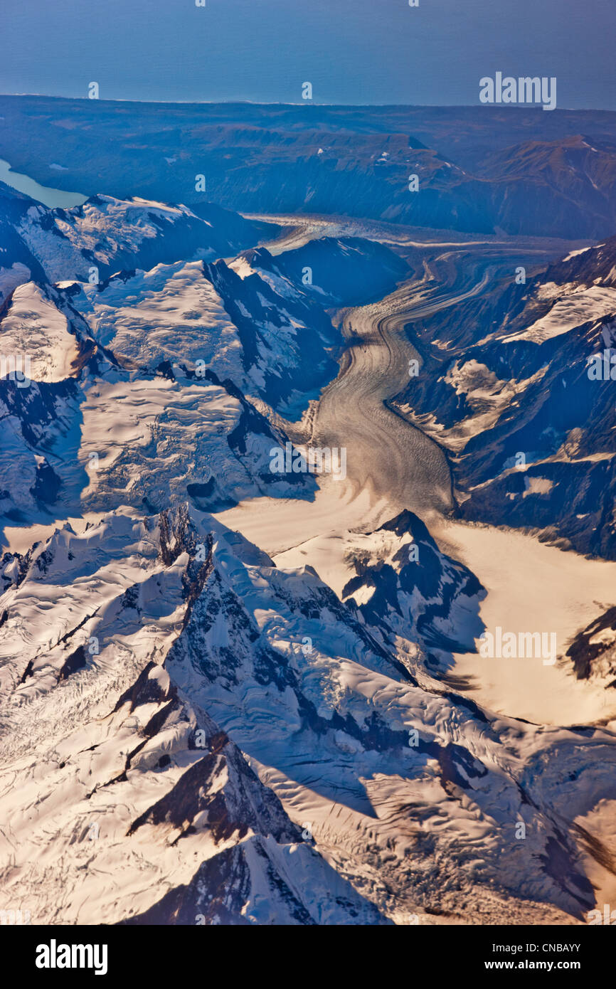 Vista aerea della Costiera montagne e ghiacciai a nord di Juneau, a sud-est di Alaska, estate Foto Stock