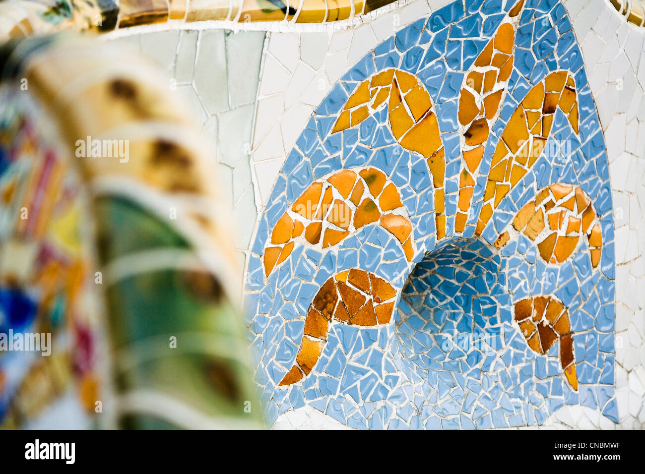 Dettaglio di ceramica, Parc Güell Barcellona Foto Stock