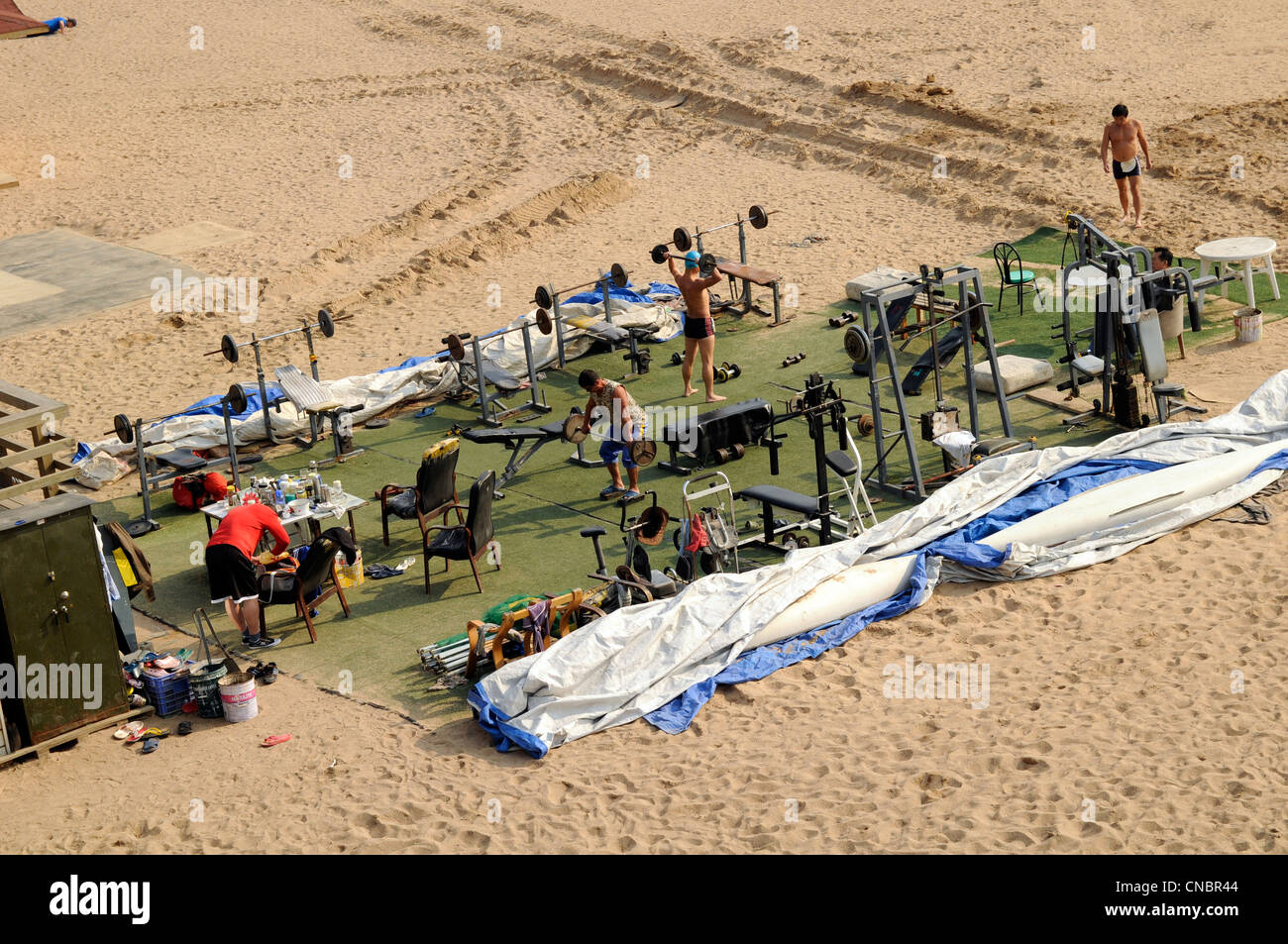 Area di pesi sul numero di Qingdao una spiaggia balneare (Huiquan spiaggia balneare), Qingdao, Cina Foto Stock