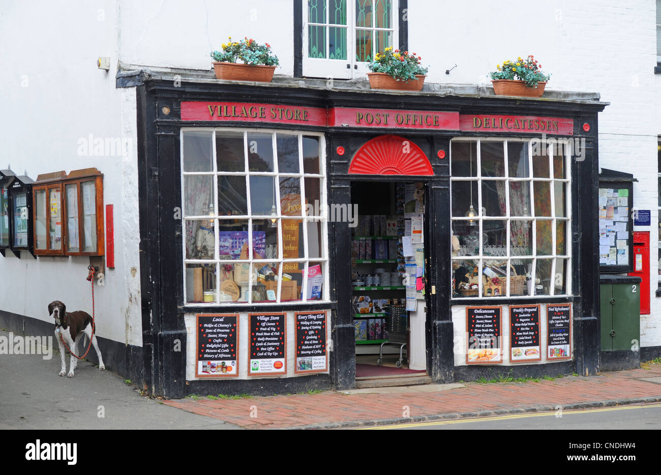 Il Villaggio Negozio e ufficio postale a Alfriston in East Sussex Regno Unito Foto Stock