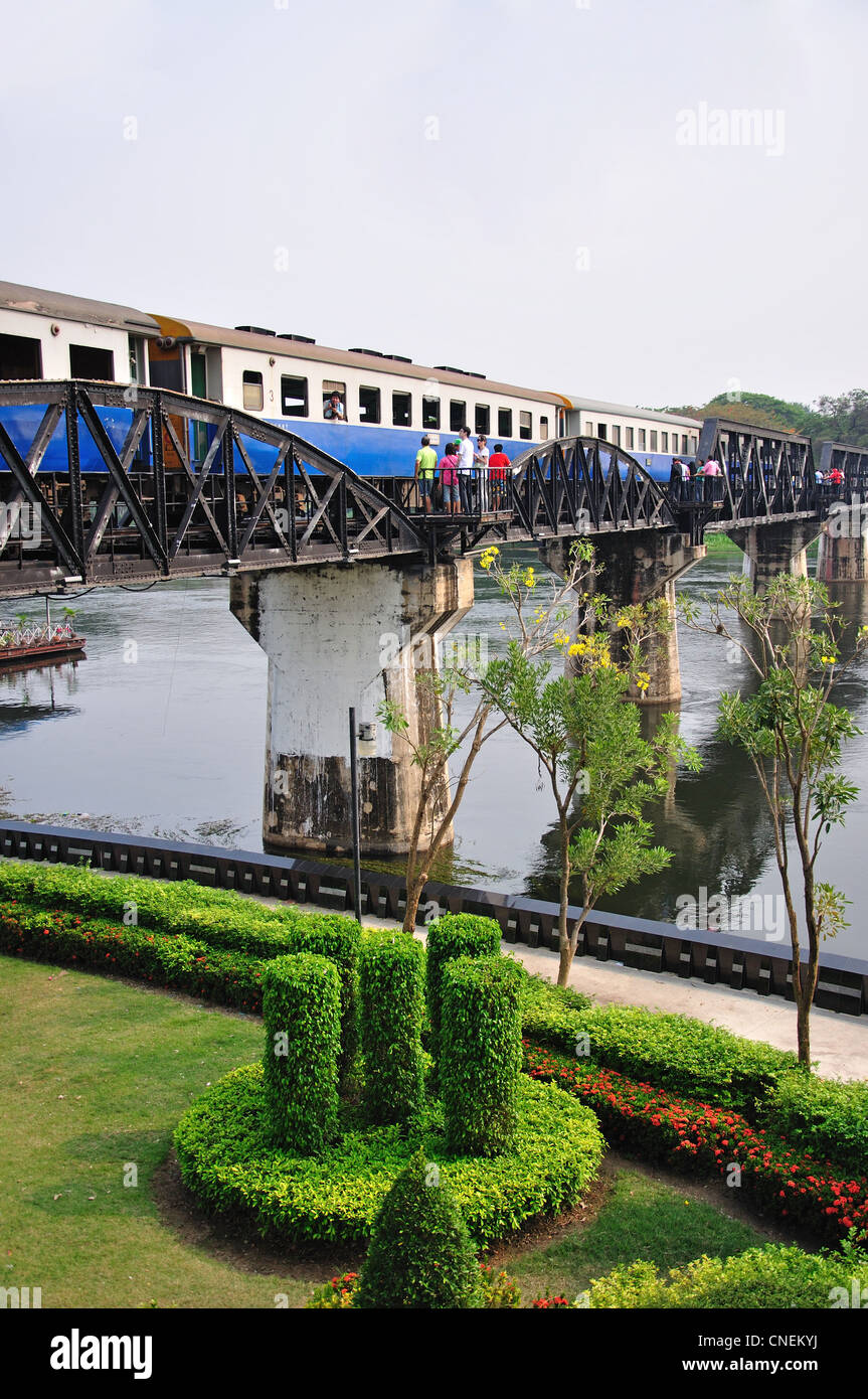 Il Ponte sul Fiume Kwai, Kanchanaburi, la Provincia di Kanchanaburi, Thailandia Foto Stock