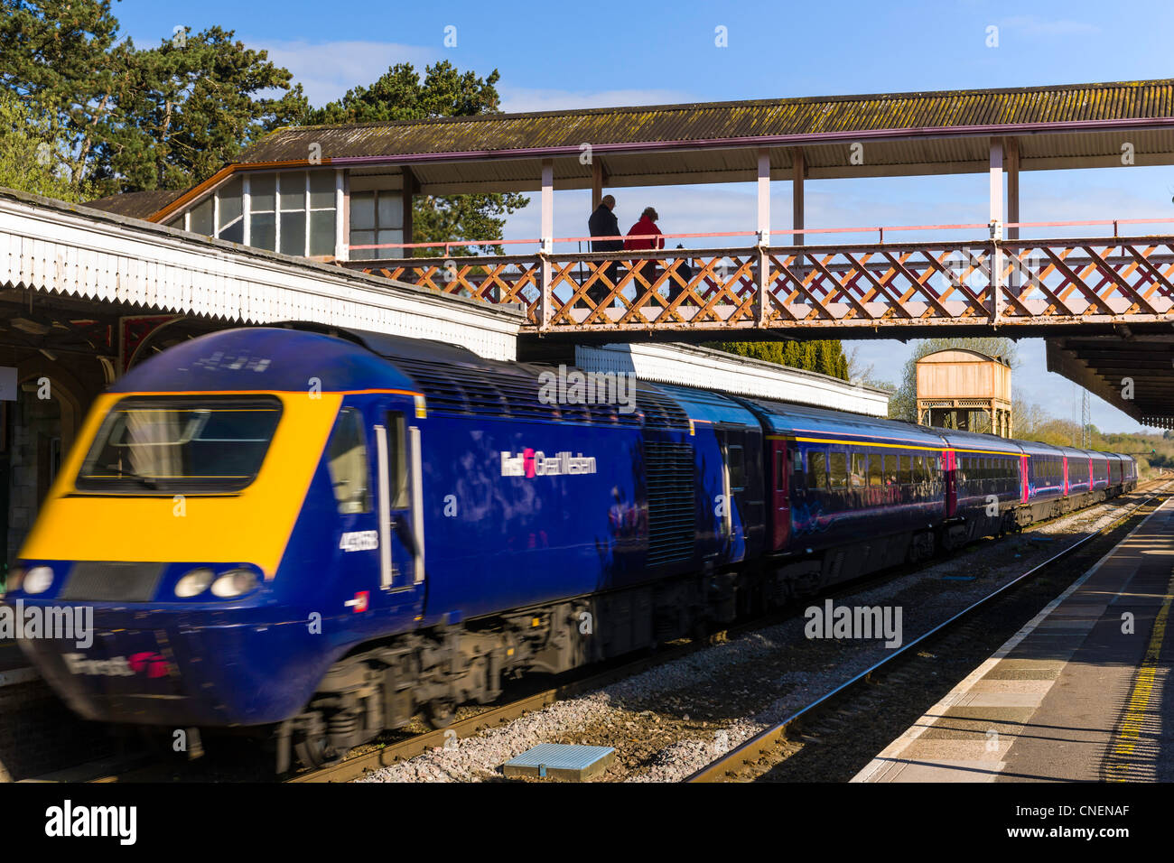 La mattina presto in corrispondenza di una stazione di " commuters " Foto Stock