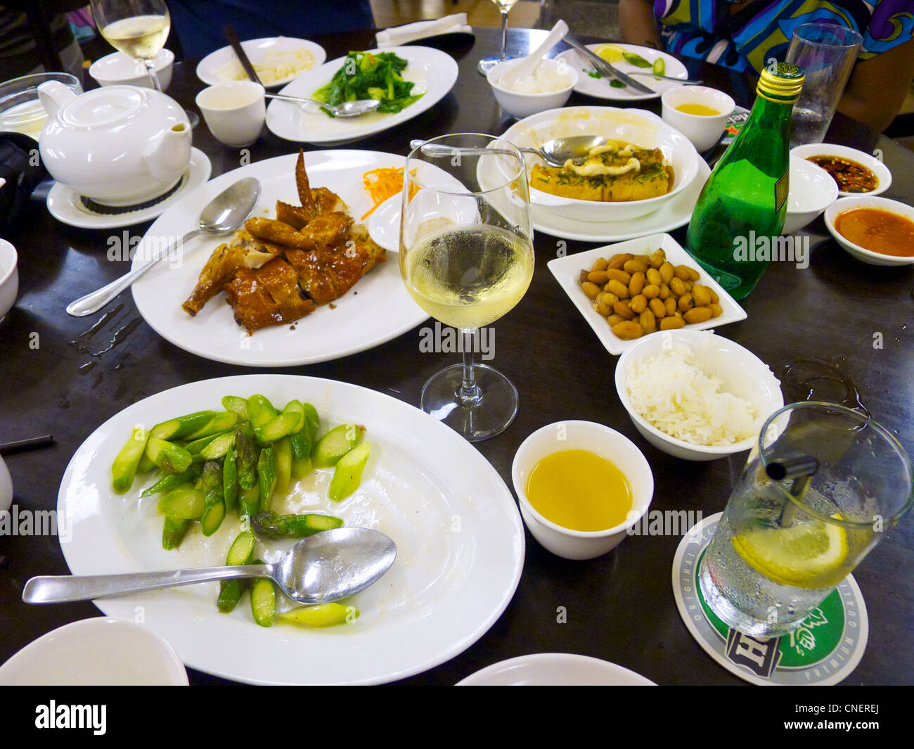 Tradizionale cibo di Singapore in un ristorante di Singapore Foto Stock