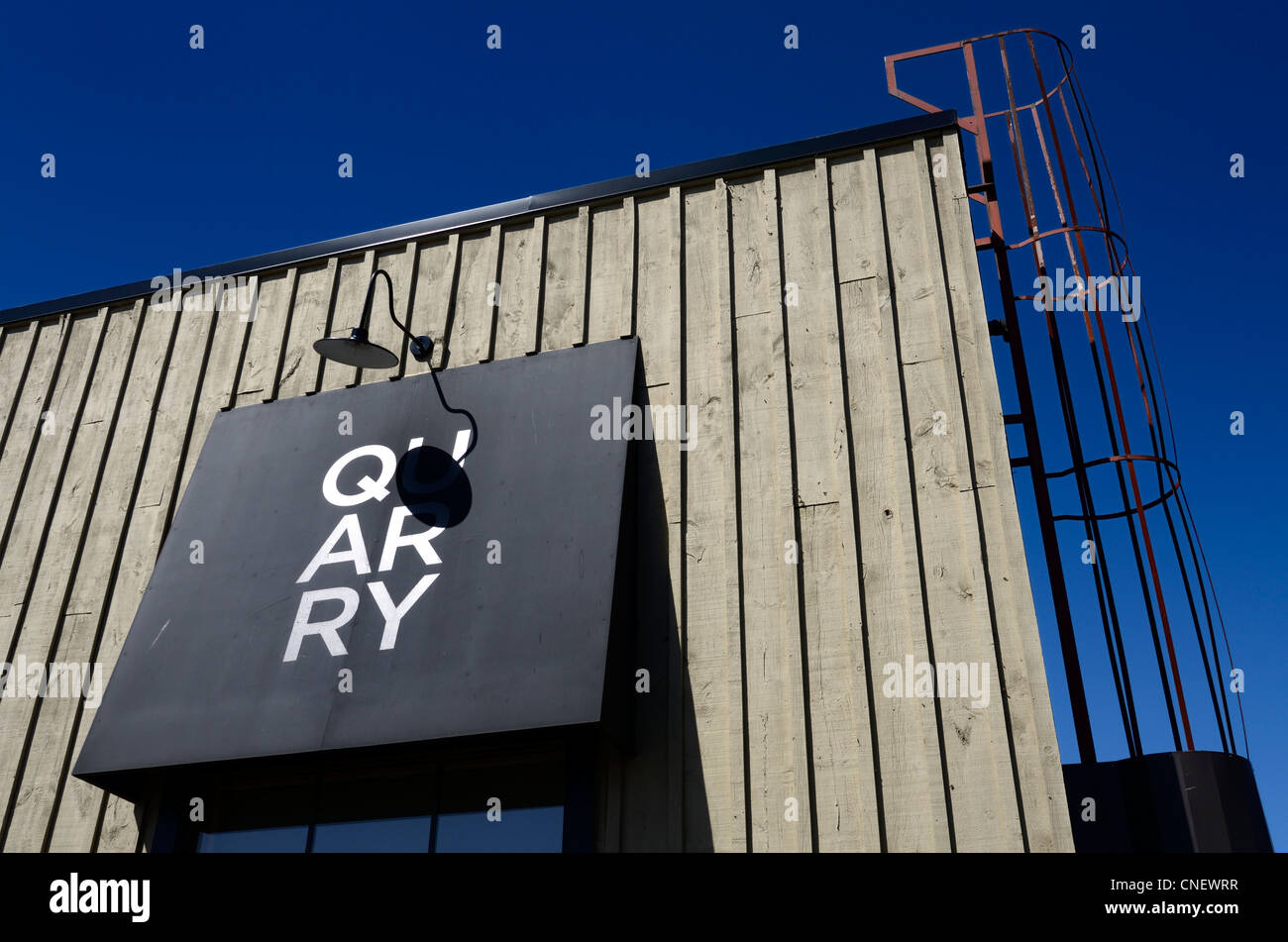 Quarry la pubblicità e il branding agenzia in St Jacobs Ontario Canada sul cielo blu Foto Stock