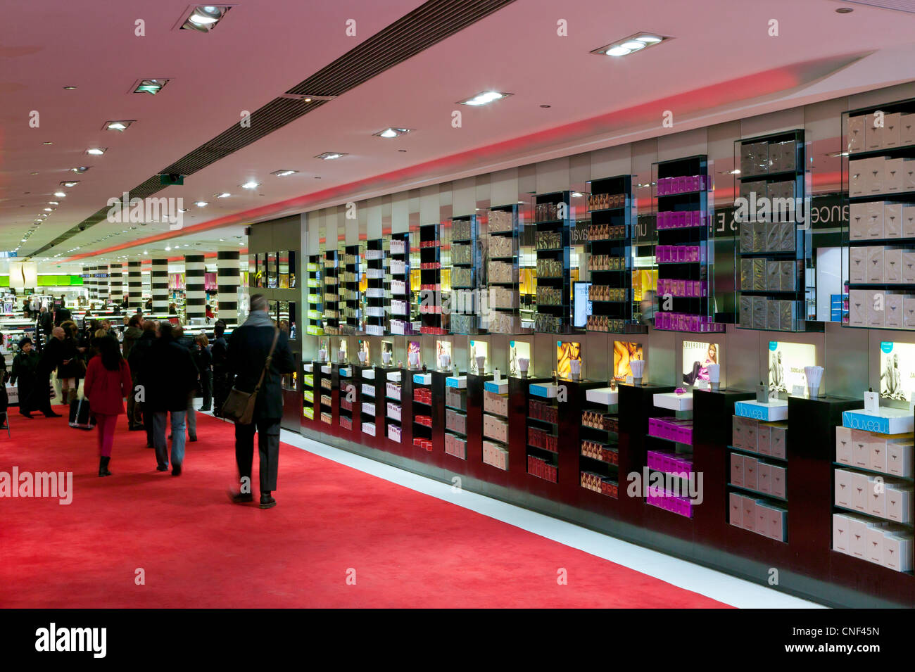 Negozio di profumo, Champs Elysees, Parigi, Francia Foto stock - Alamy