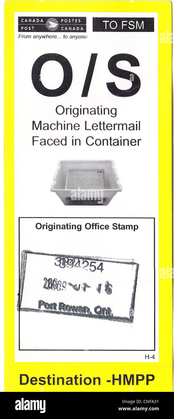 Canada Post Tags e le etichette utilizzate su mono, vasche piatte, lettertainers e vari altri pezzi di apparecchiature, come pure scopo generale ed etichette. Foto Stock