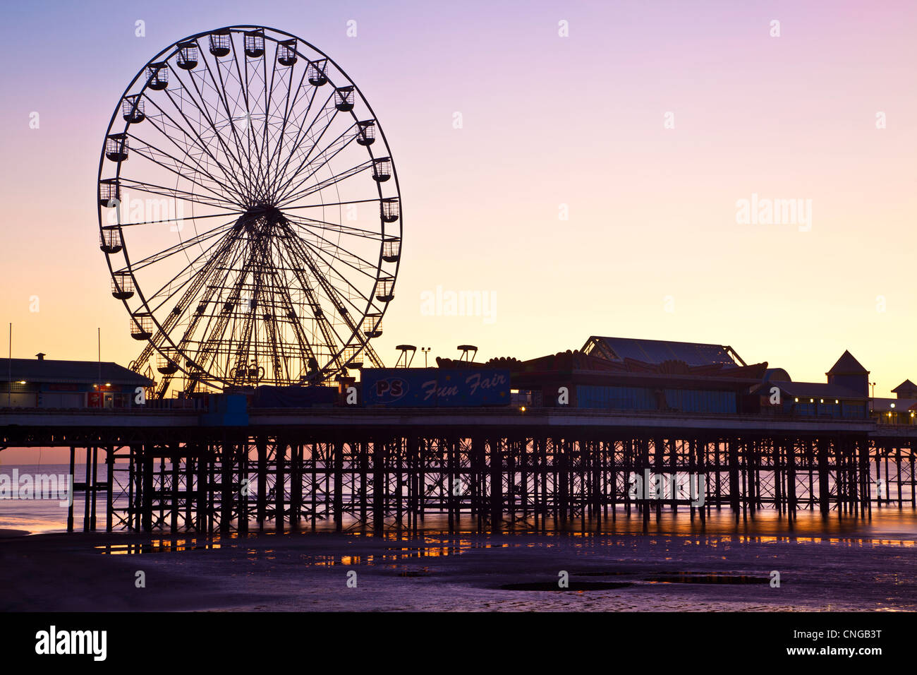 Central Pier di Blackpool, Lancashire. Foto Stock
