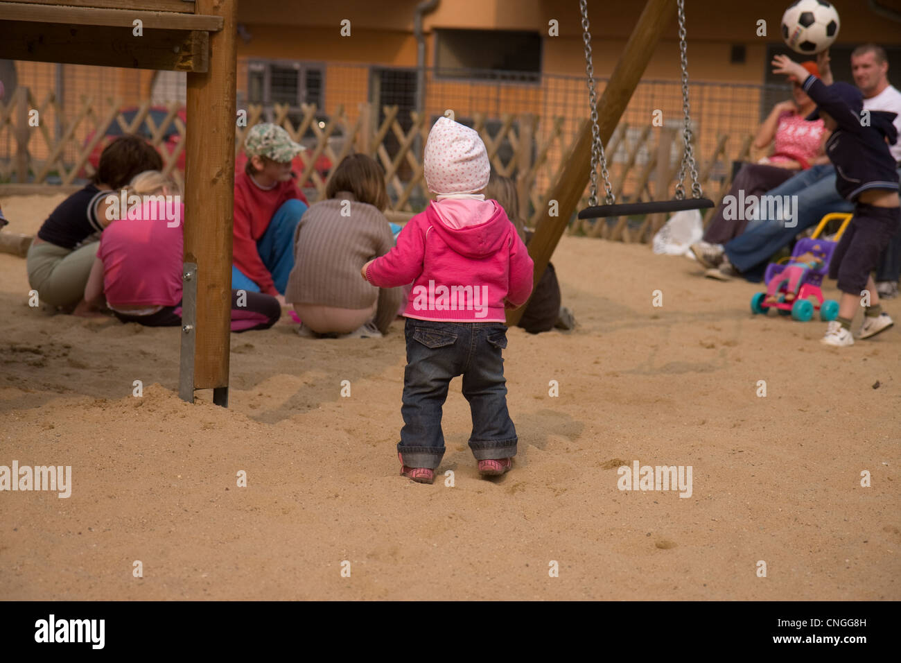 I bambini in una scuola materna Foto Stock