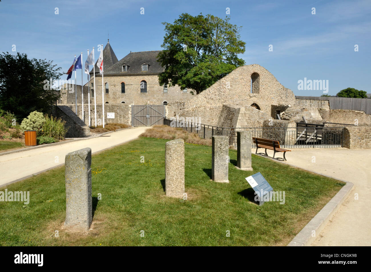Castello di Mayenne (parco e ingresso), Mayenne città (dipartimento Mayenne, Paese della Loira, Francia). Foto Stock